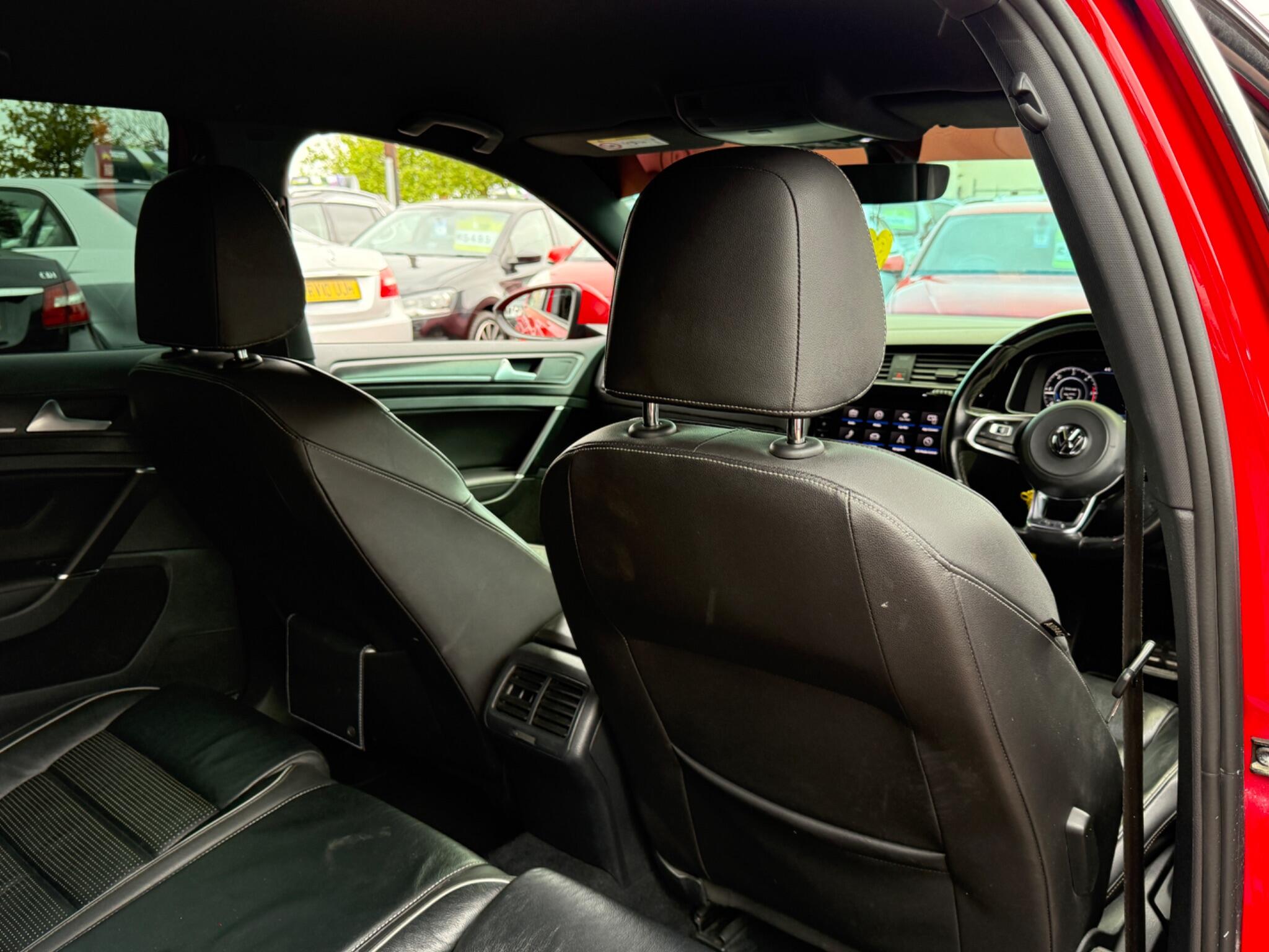 Volkswagen Golf - Image 16