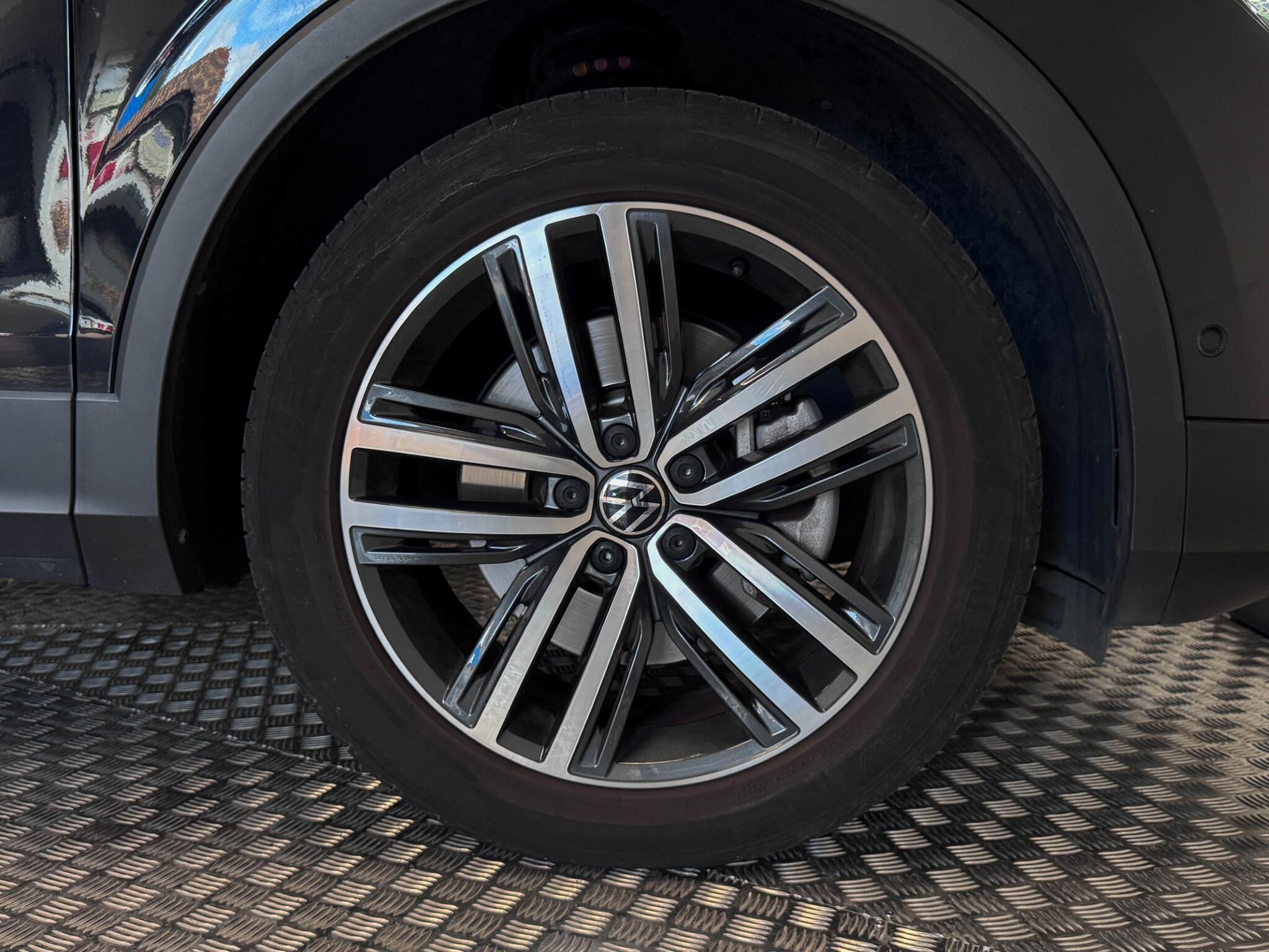 Volkswagen Tiguan view 58