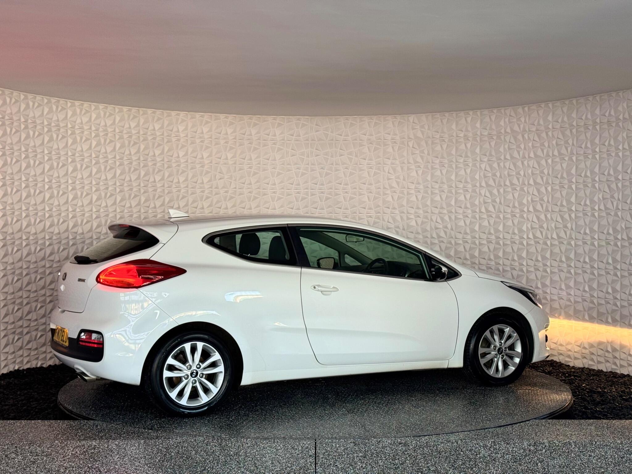 Kia Proceed view 9