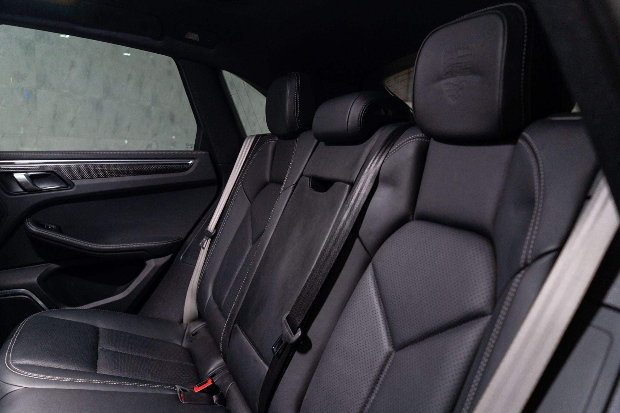 Porsche Macan view 19