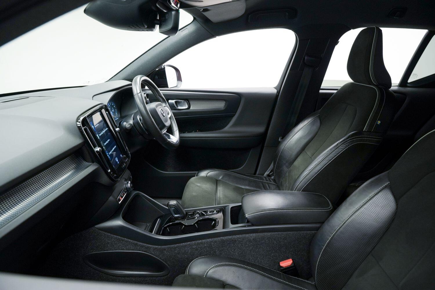 Volvo XC40 view 24
