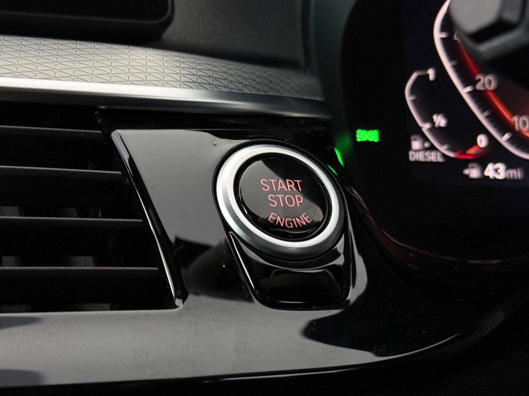 BMW 5 Series view 17