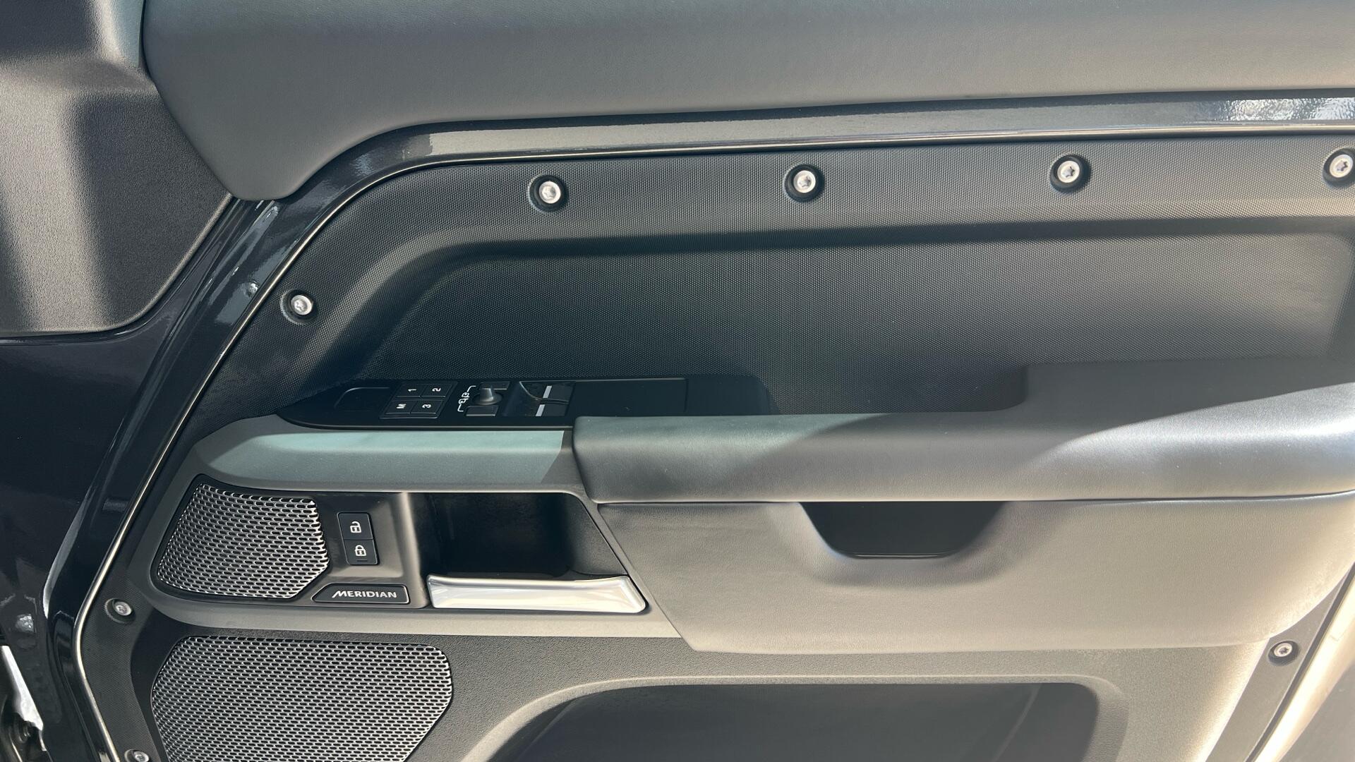 Land Rover Defender view 46