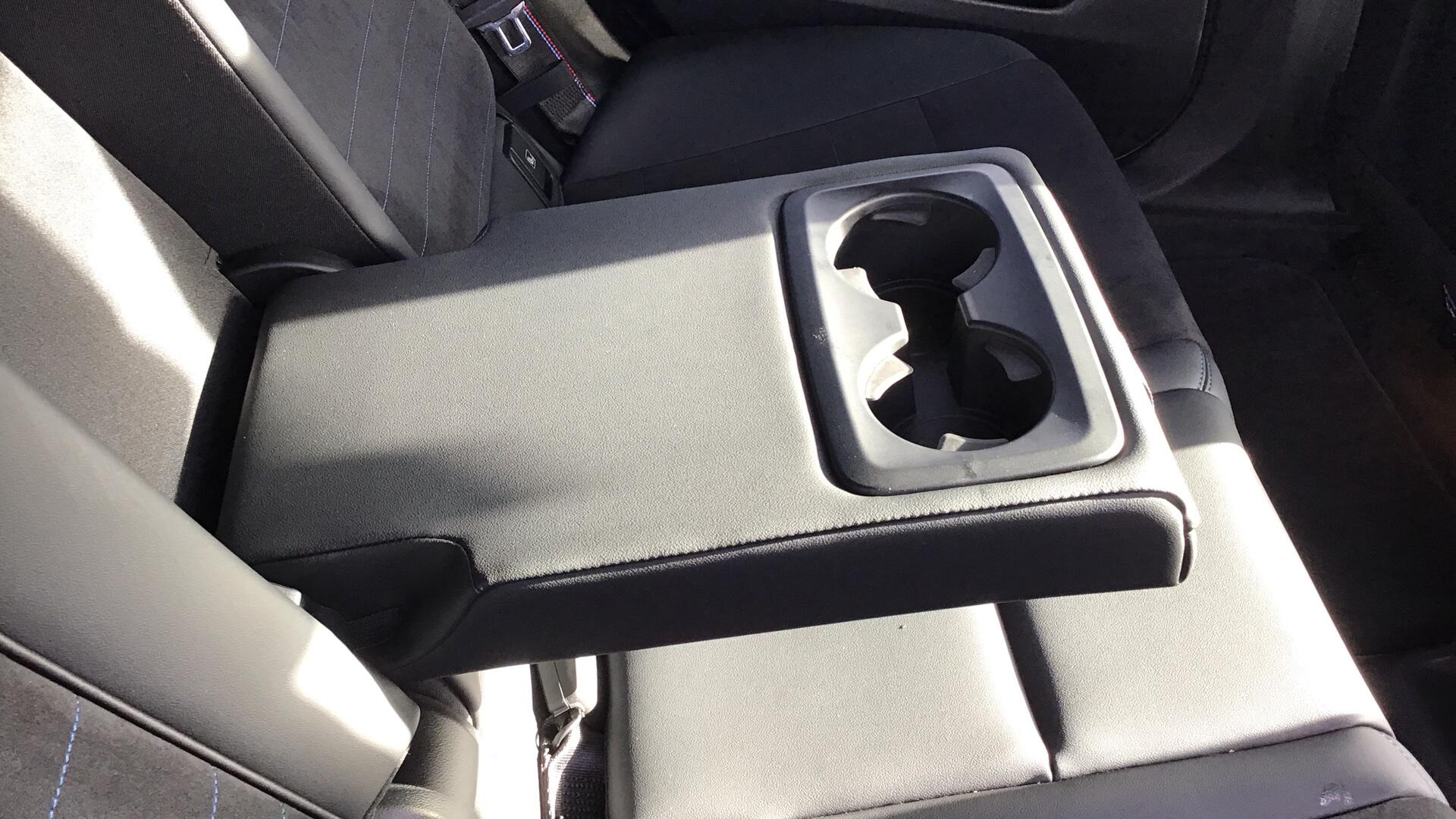 BMW iX1 view 33