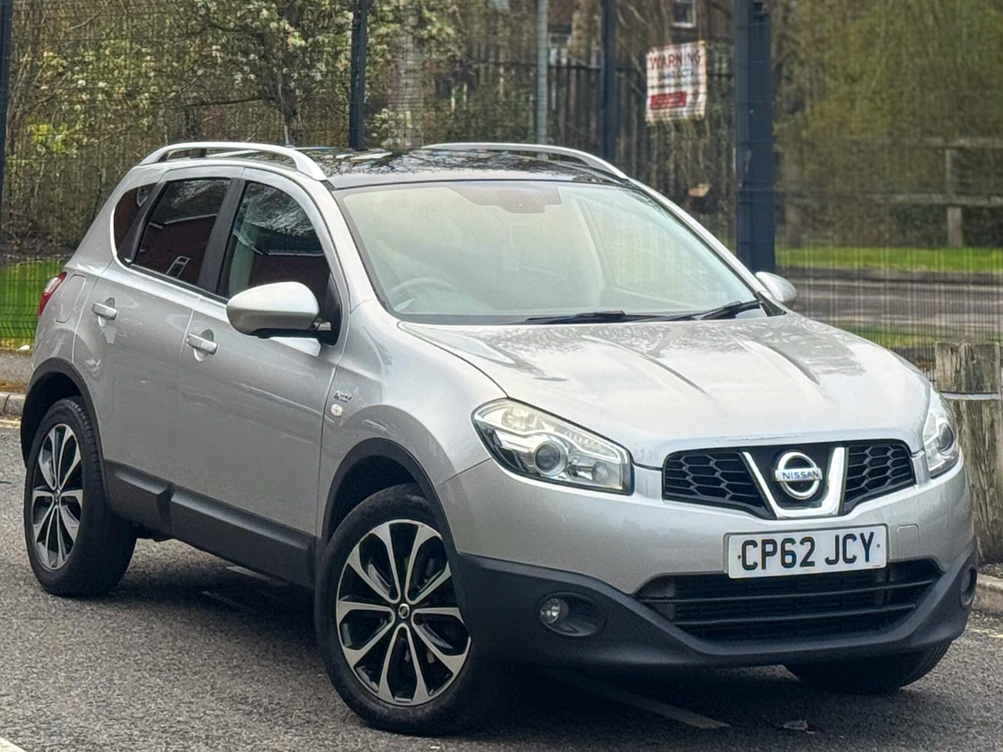2012 Nissan Qashqai 1.5 dCi n-tec+ 2WD Euro 5 5dr image 2