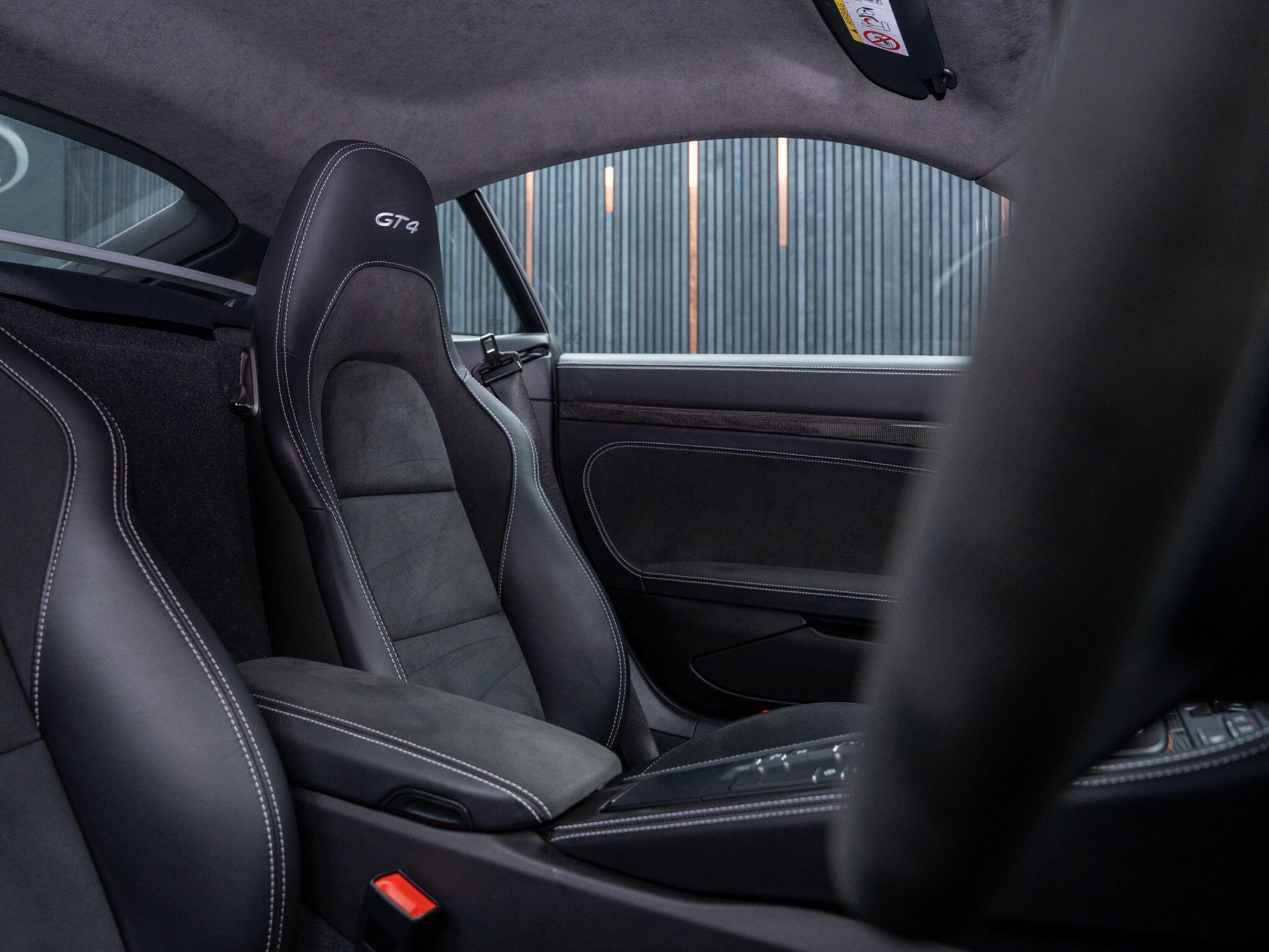 Porsche Cayman view 14
