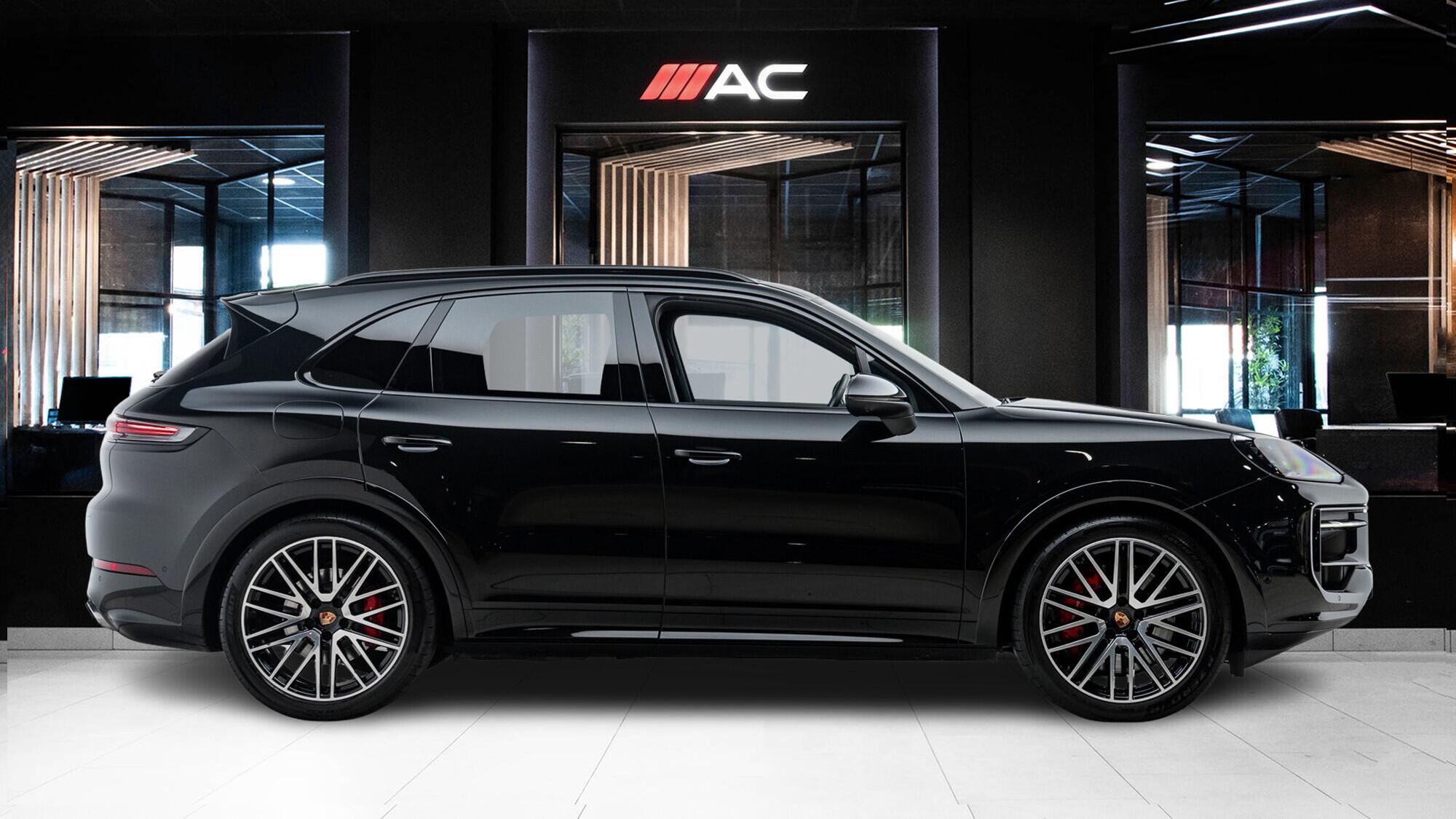 Porsche Cayenne view 3