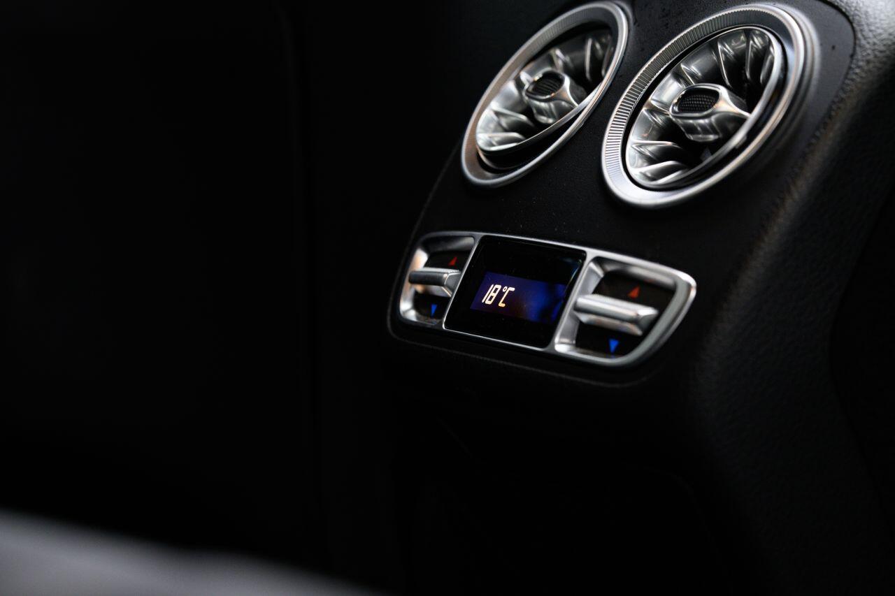 Mercedes-Benz CLS view 23