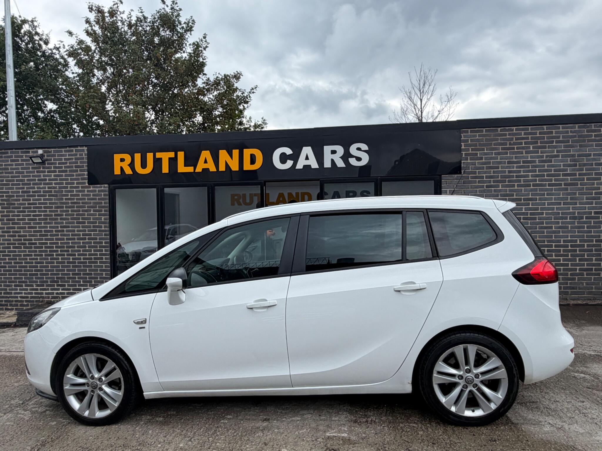 Vauxhall Zafira Tourer view 7