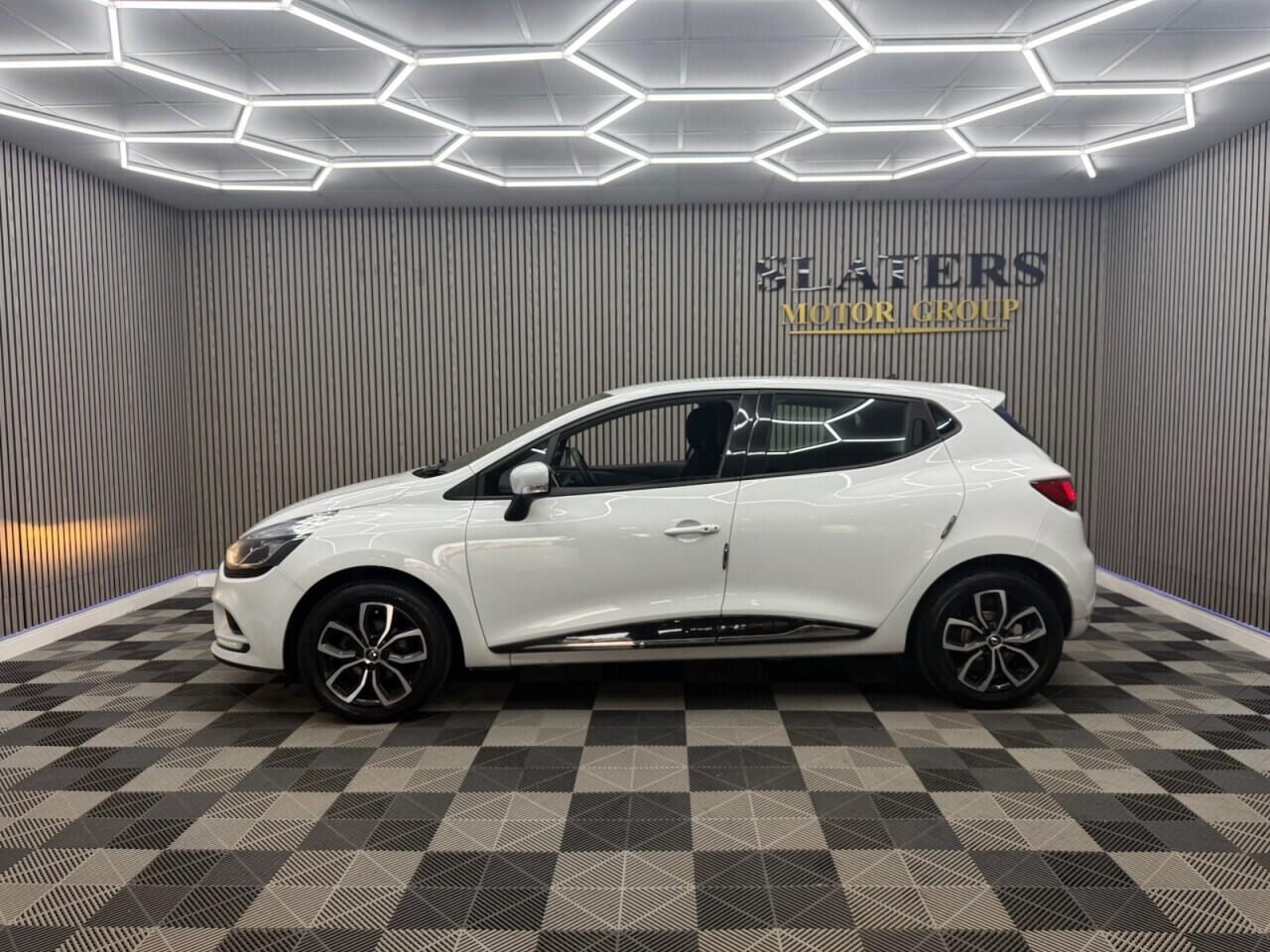 Renault Clio view 23