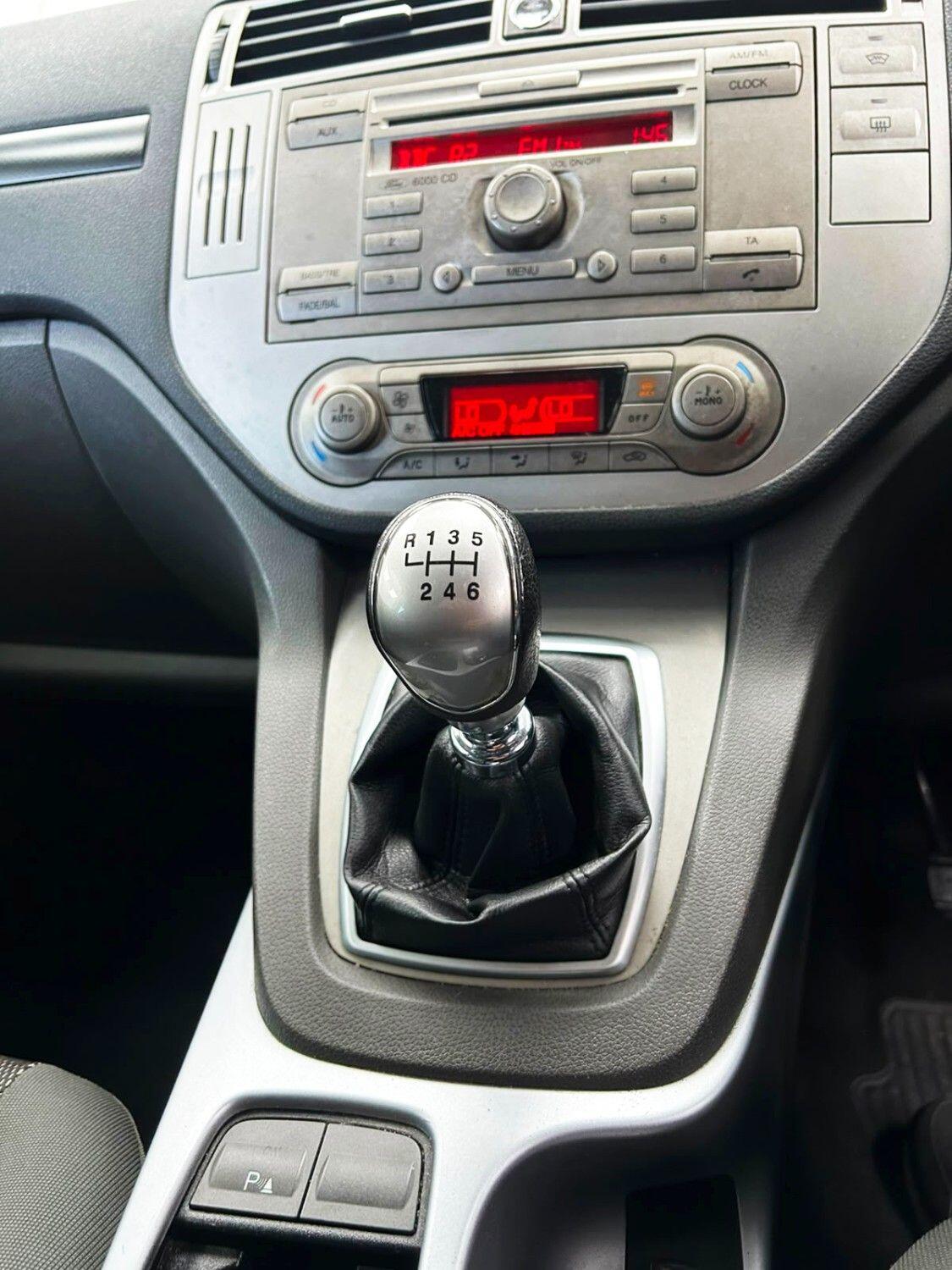 Ford Kuga view 16