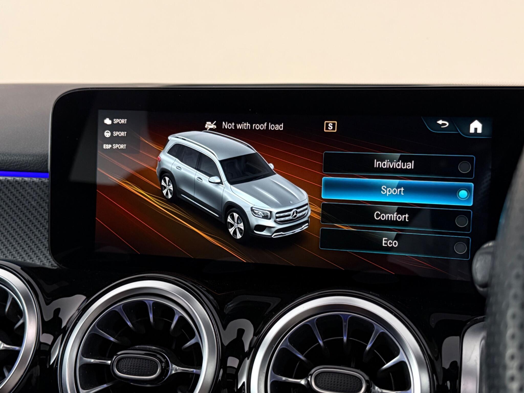 Mercedes-Benz GLB view 27