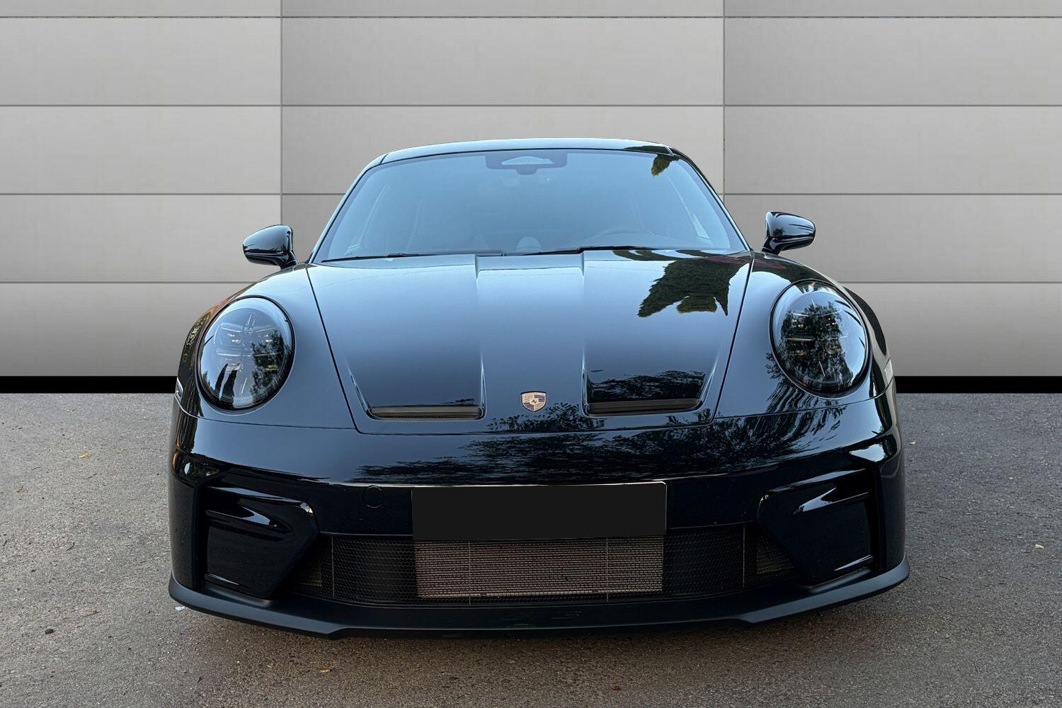 Porsche 911 view 7