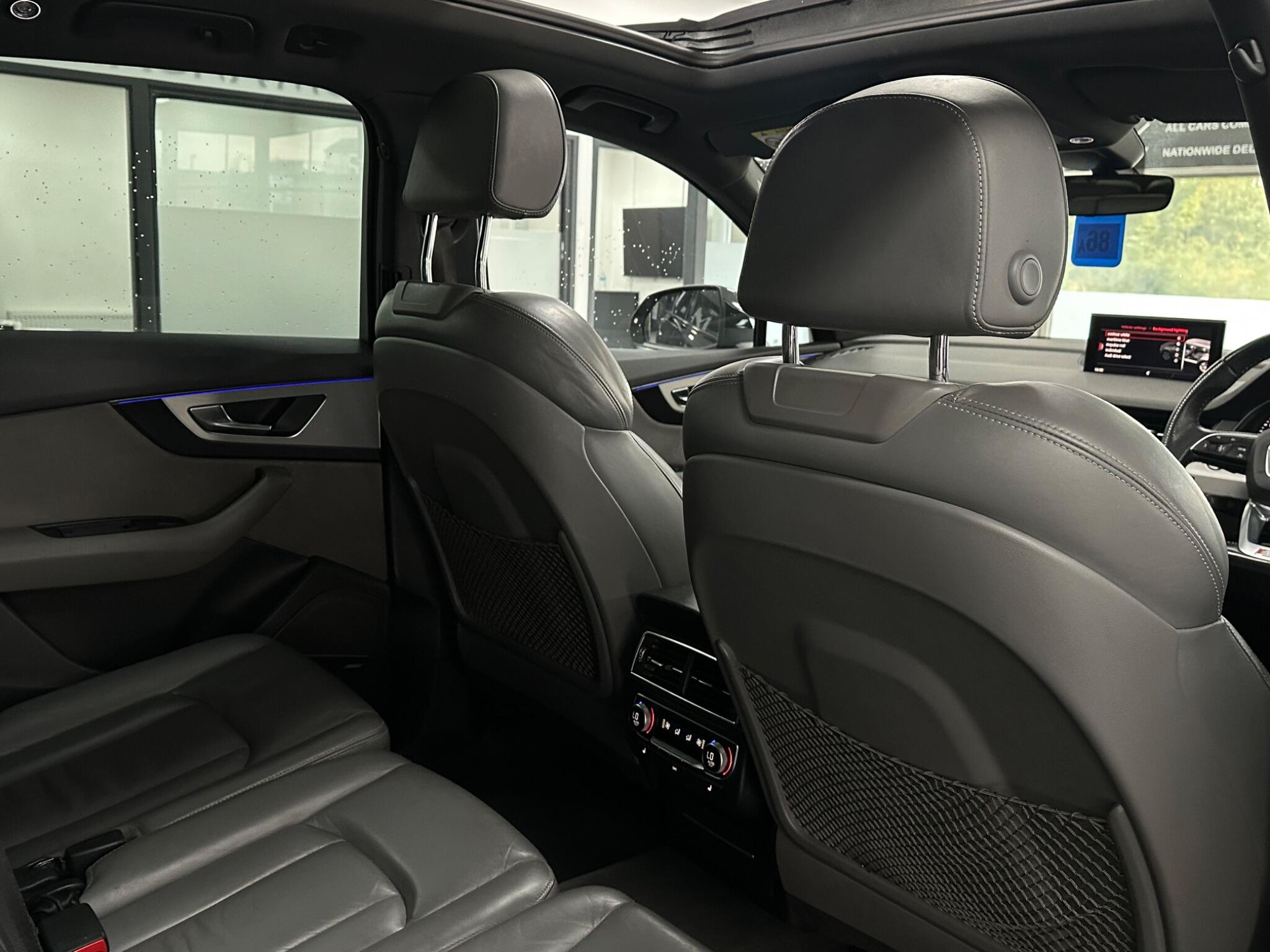 Audi Q7 view 35