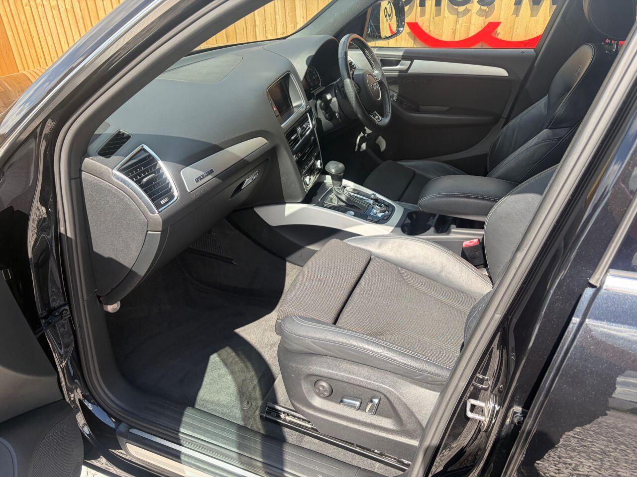 Audi Q5 view 14