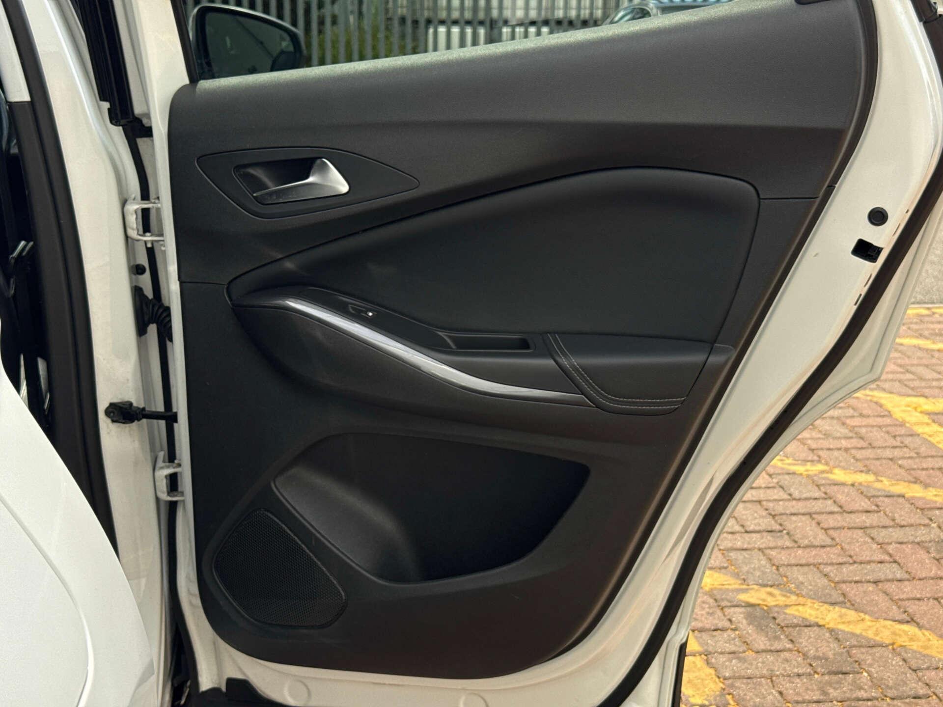 Vauxhall Grandland X view 23