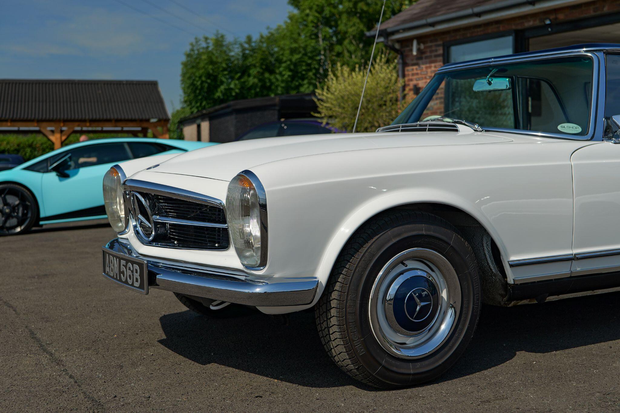 Mercedes-Benz 230 SL view 7