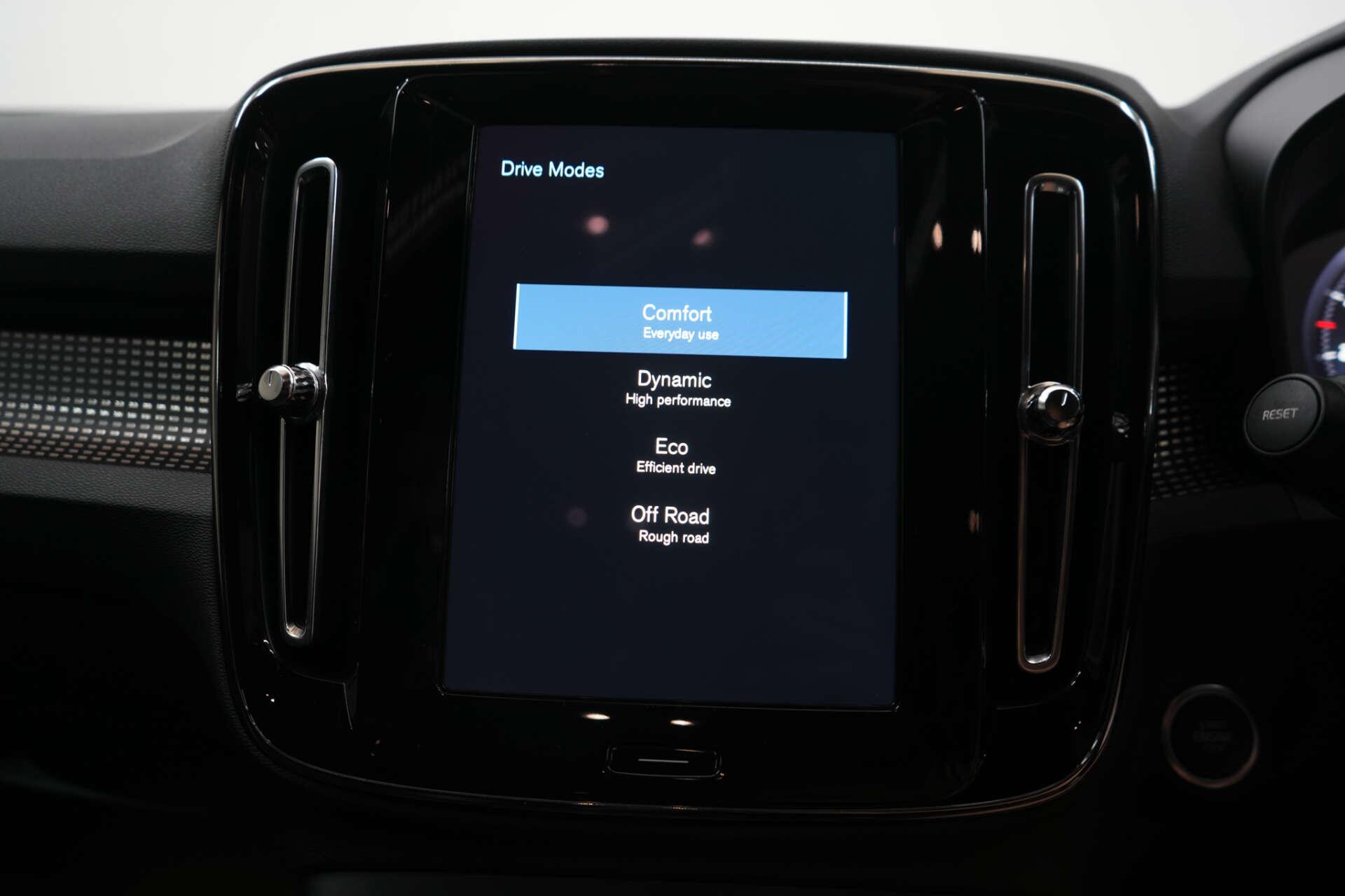 Volvo XC40 view 29