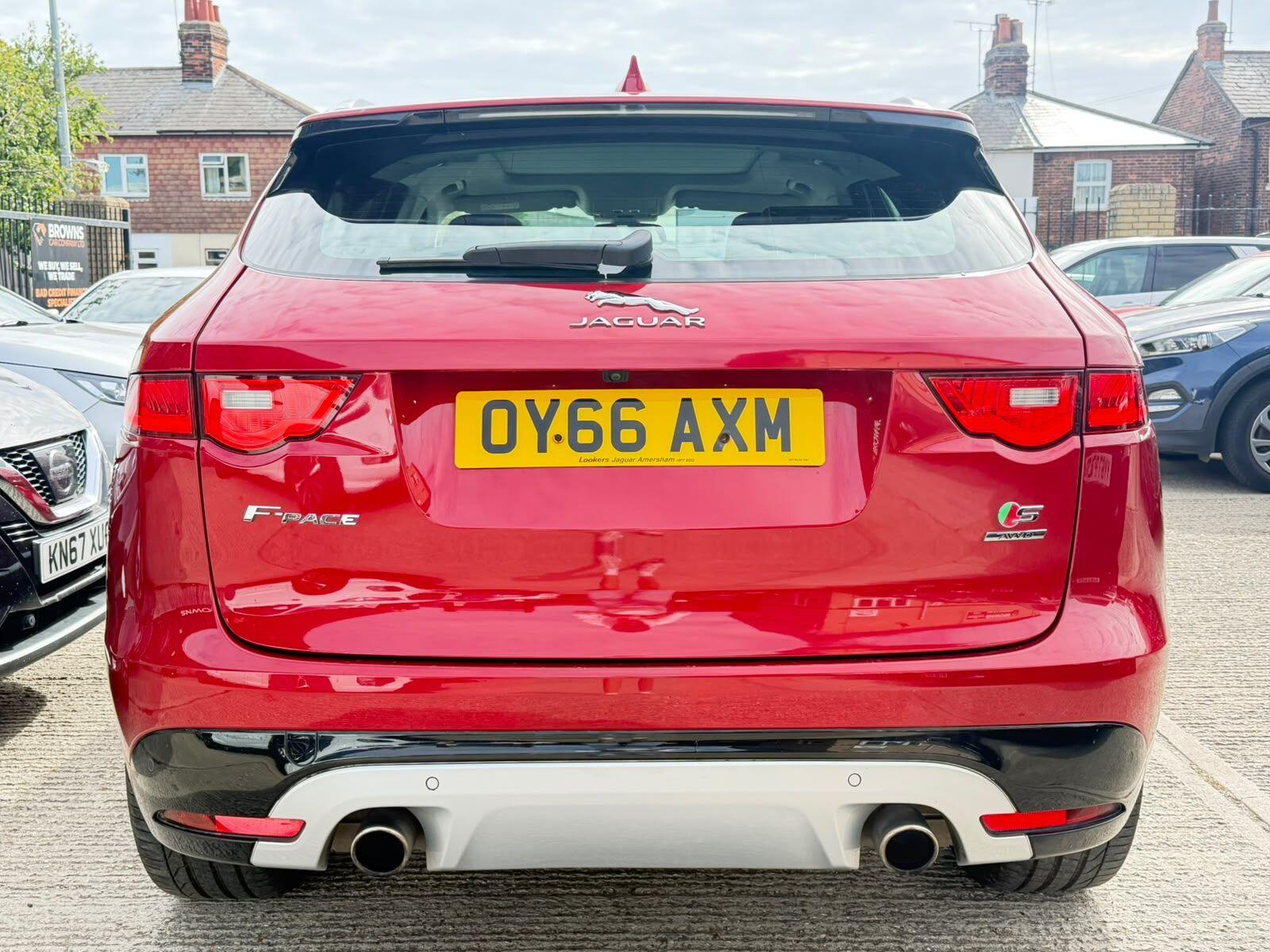 Jaguar F-Pace view 9