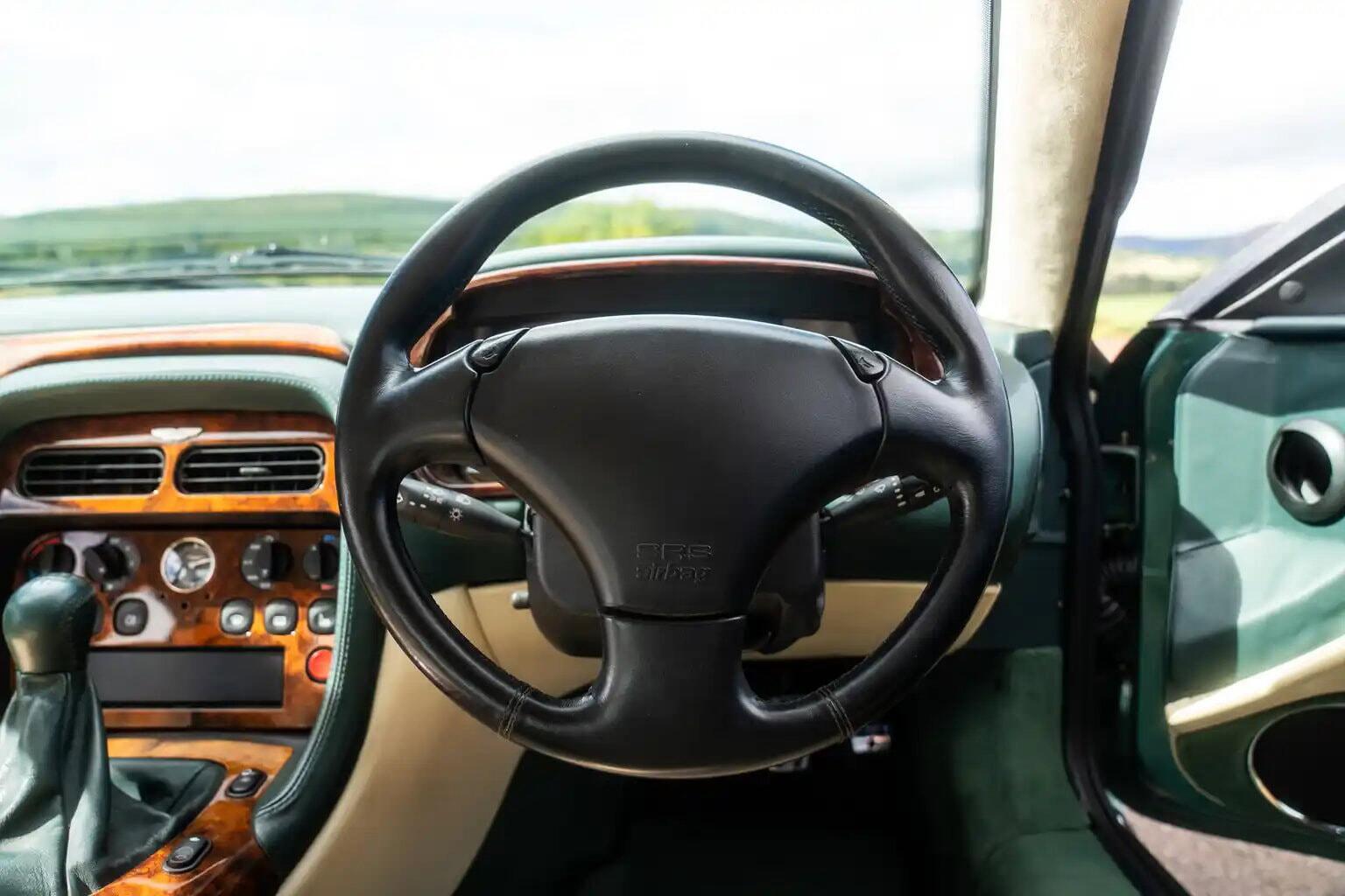 Aston Martin DB7 view 28