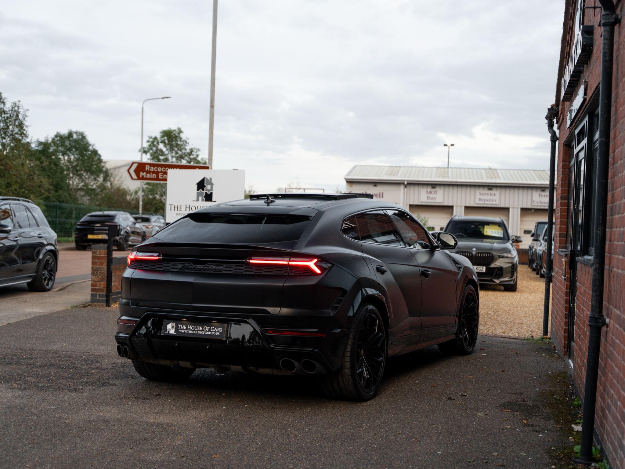 Lamborghini Urus view 16