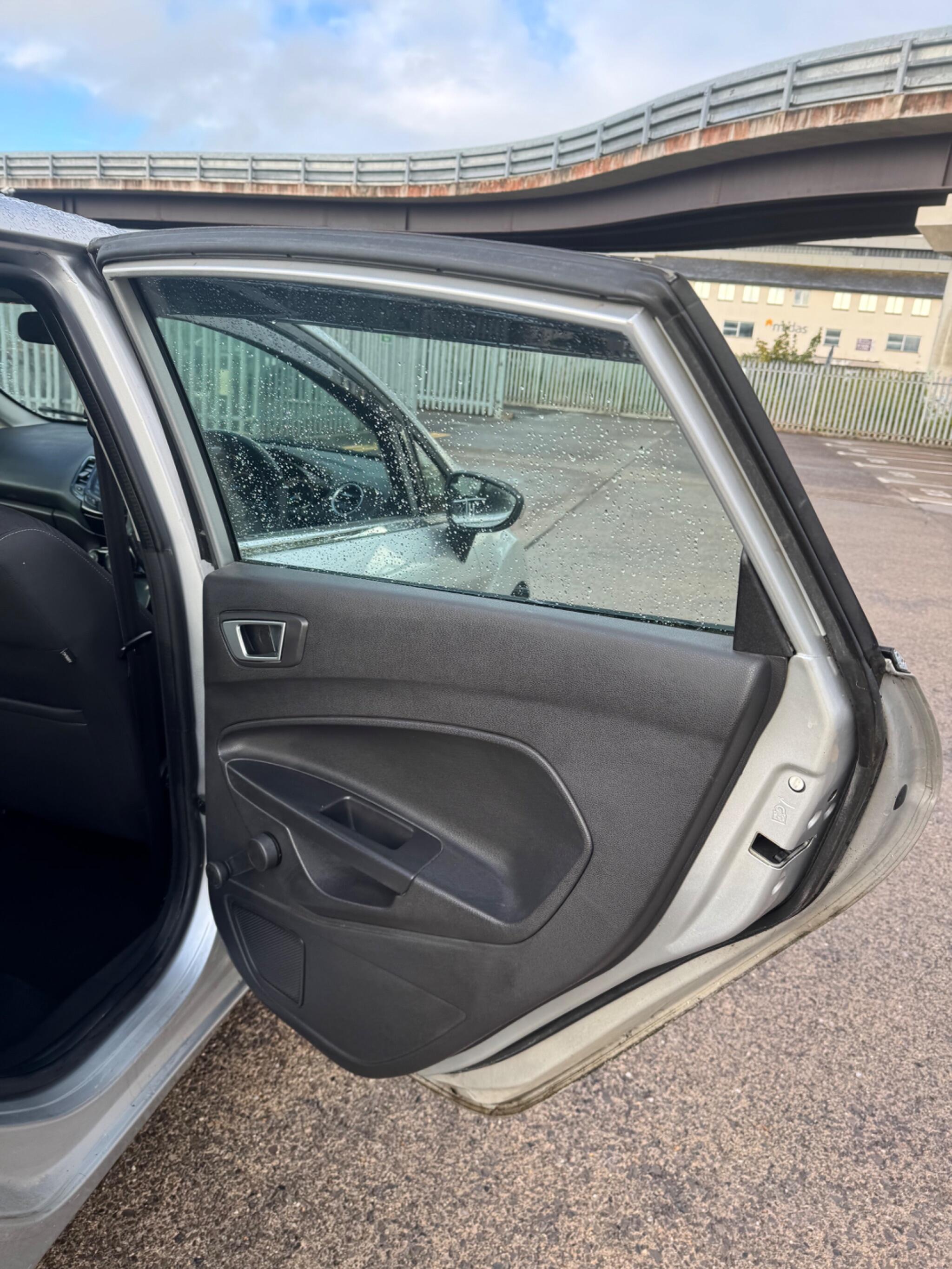 Ford Fiesta view 35