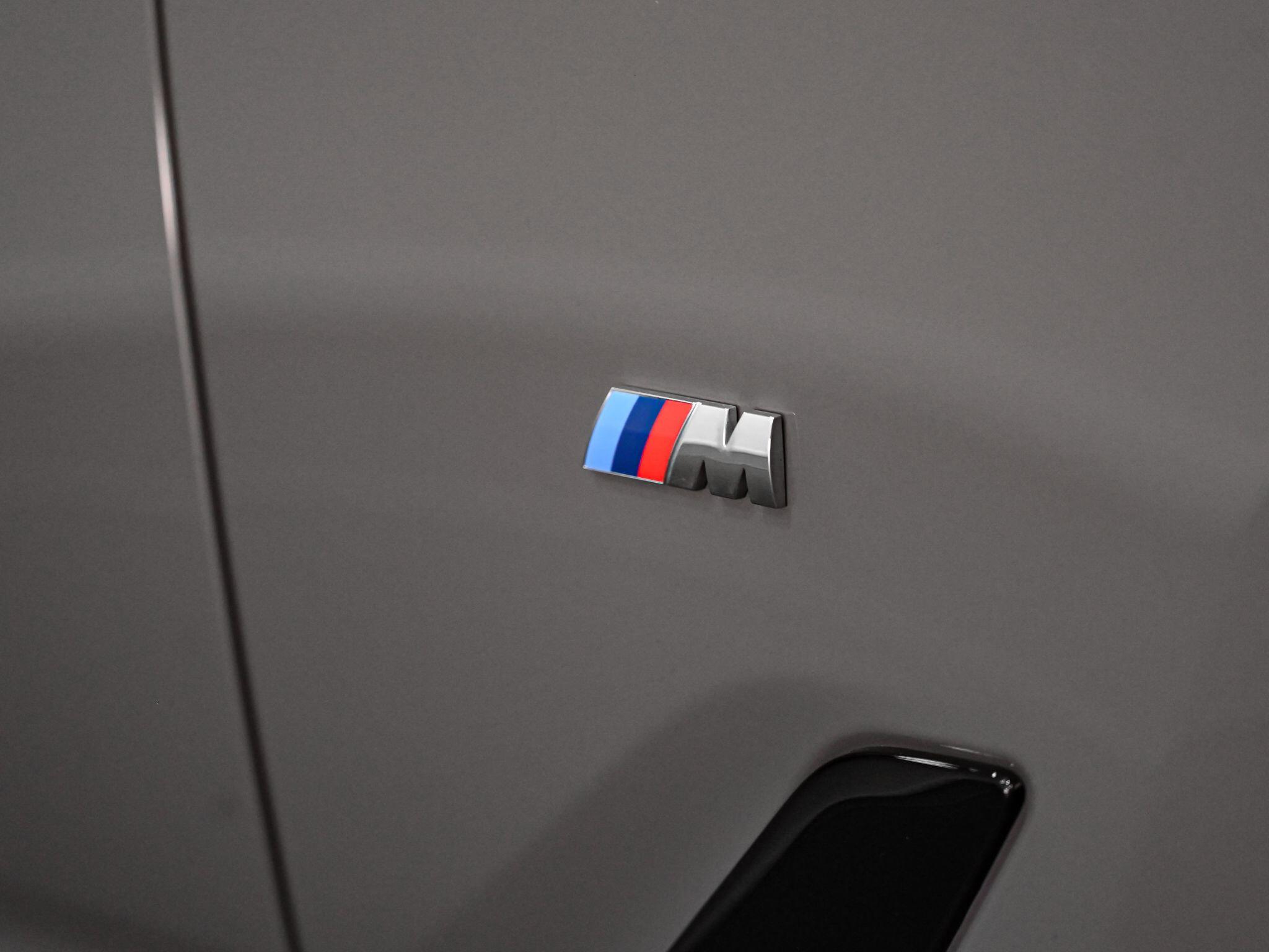 BMW 5 Series view 27
