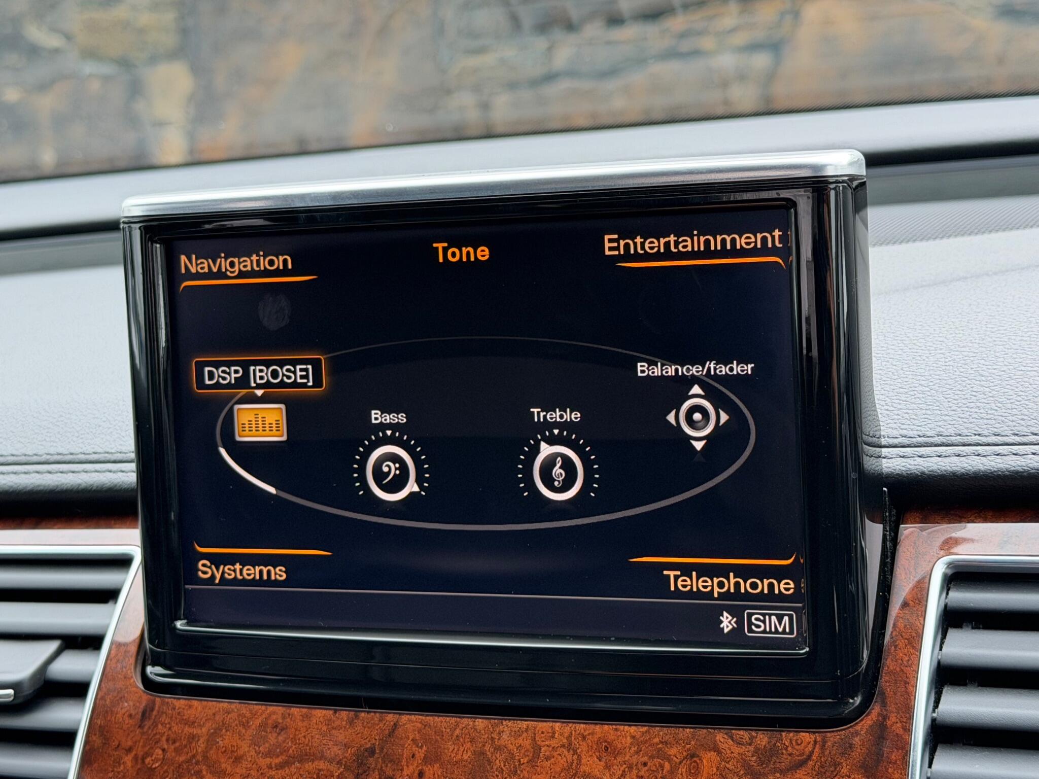 Audi A8 view 32