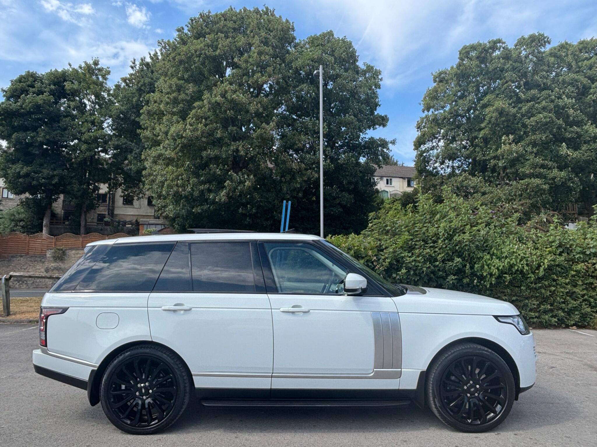 Land Rover Range Rover view 4