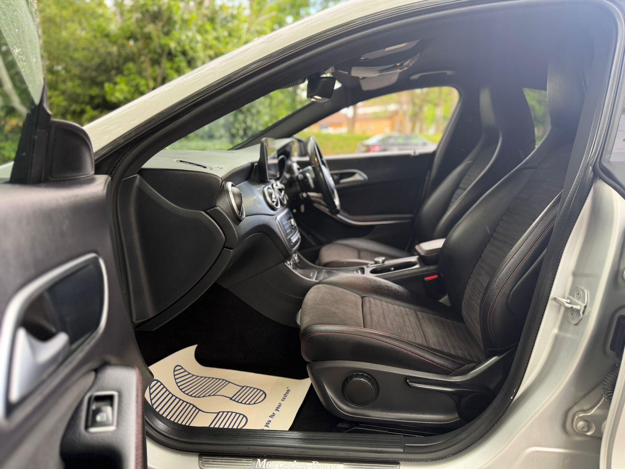 Mercedes-Benz Cla view 14