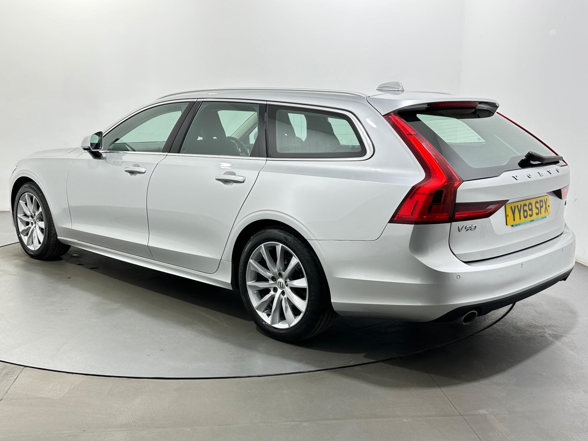 Volvo V90 view 6
