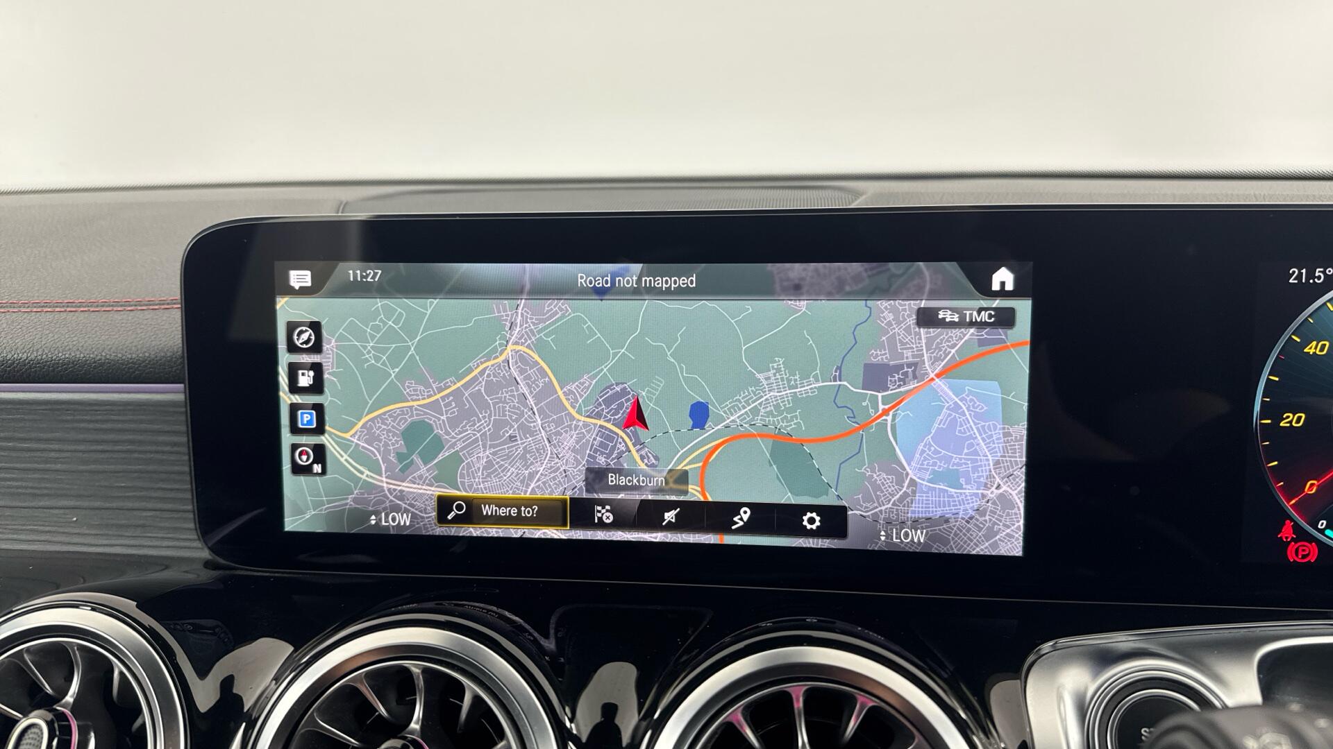 Mercedes-Benz Eqb 300 view 32