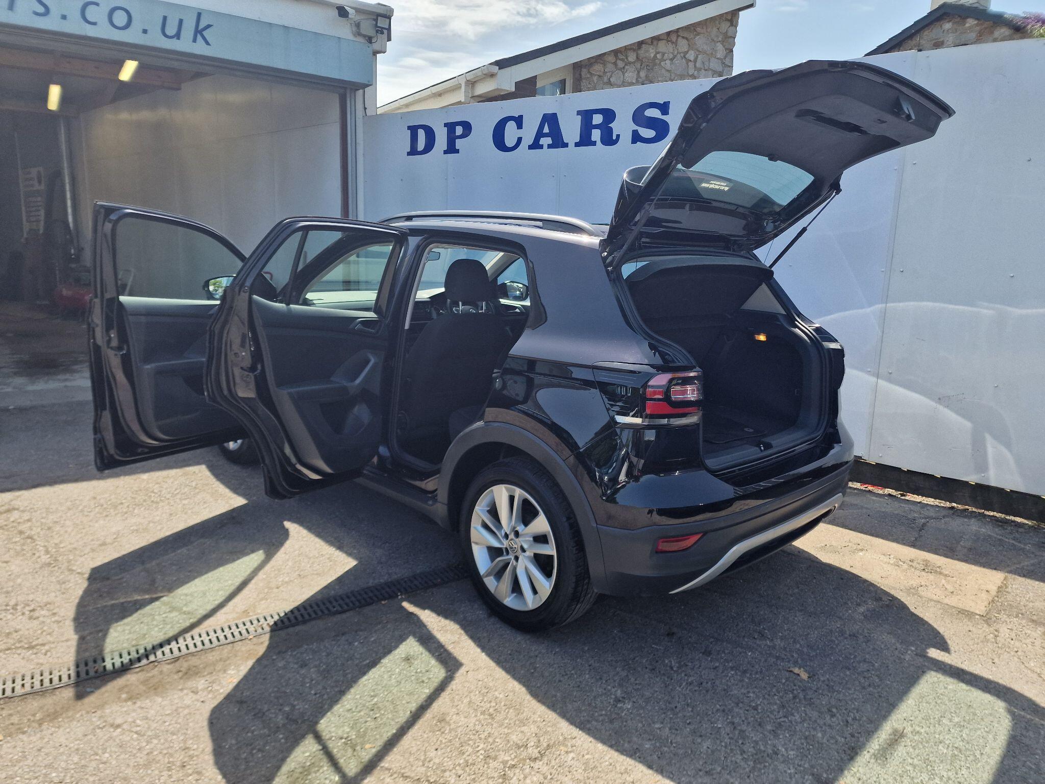 Volkswagen T-Cross view 47