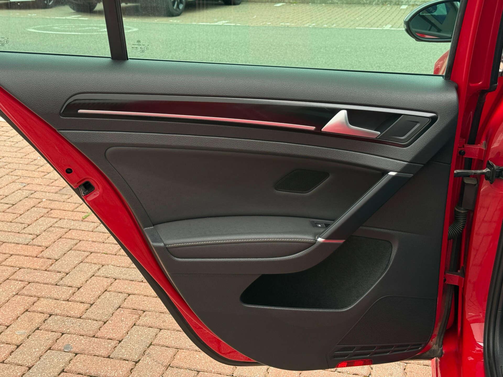 Volkswagen Golf view 33