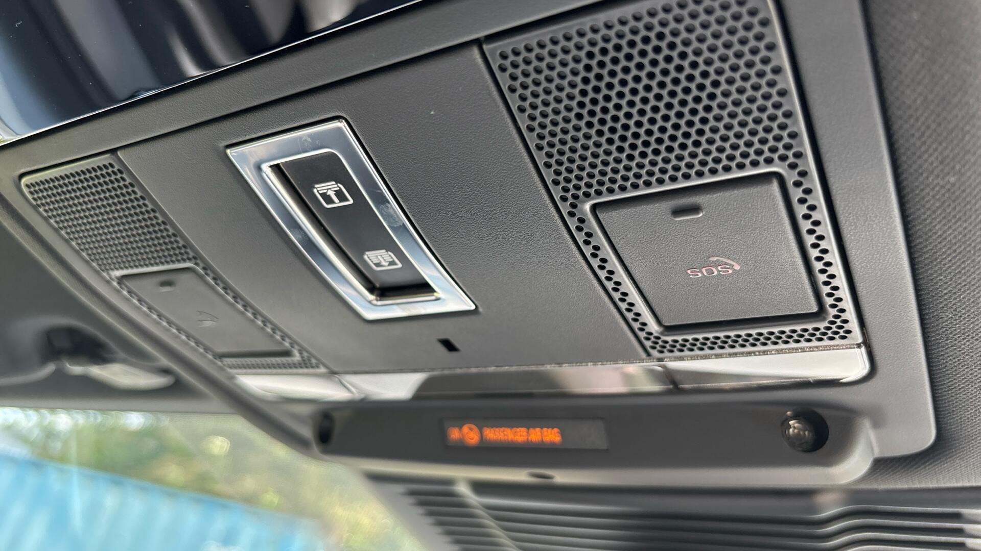 Land Rover Discovery Sport view 37