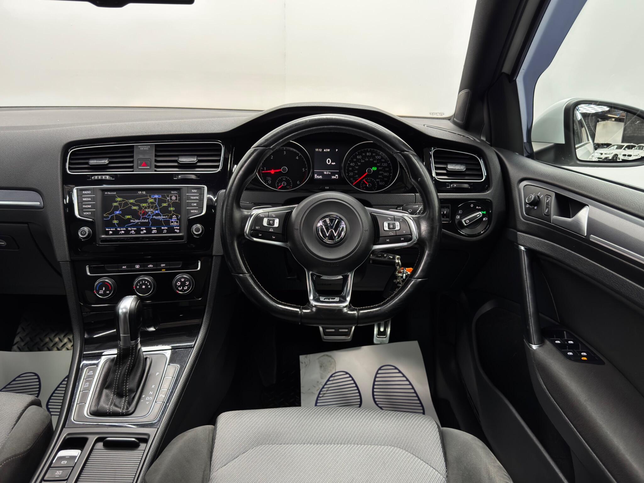 Volkswagen Golf view 13