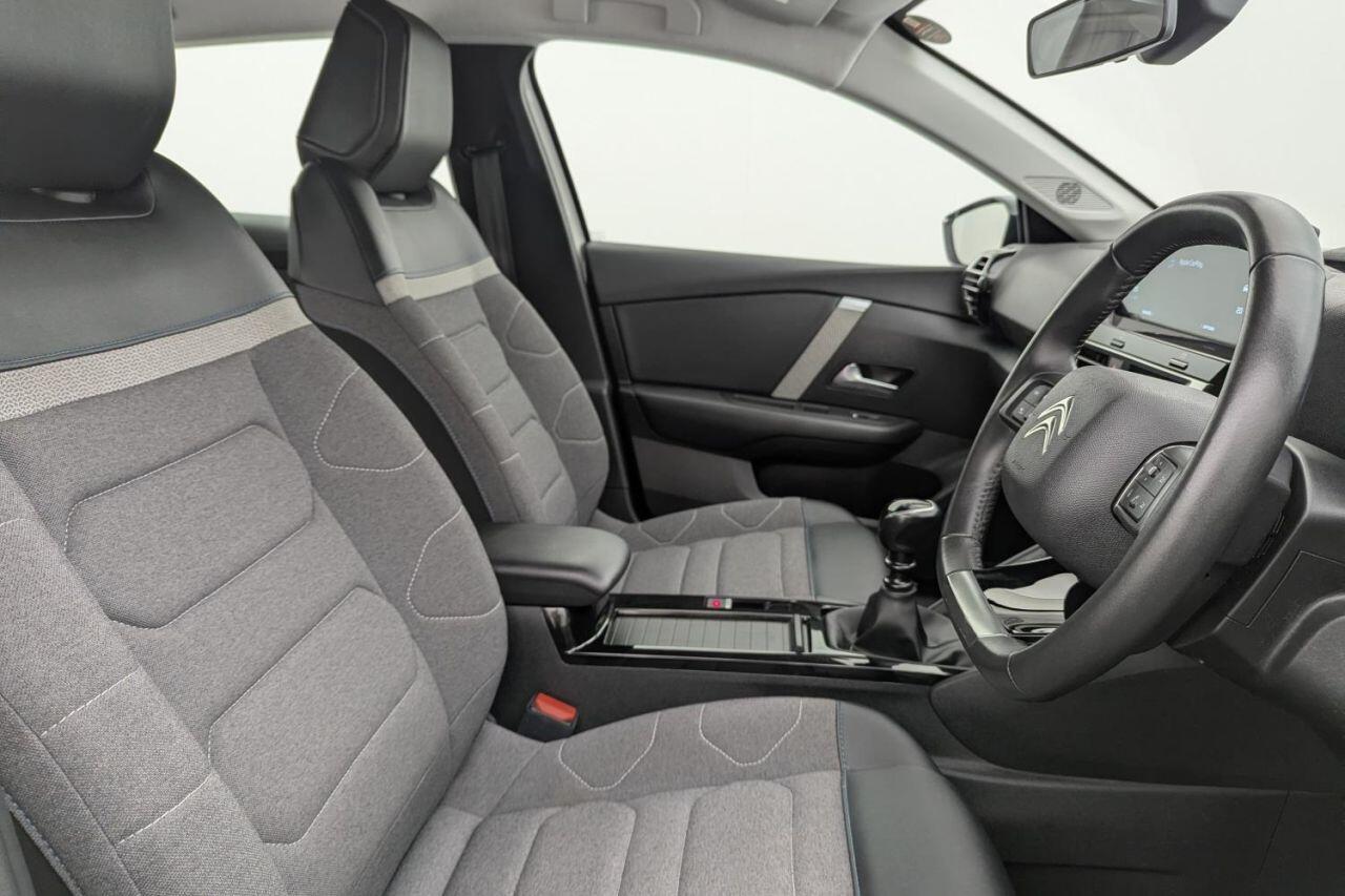 Citroen C4 view 3