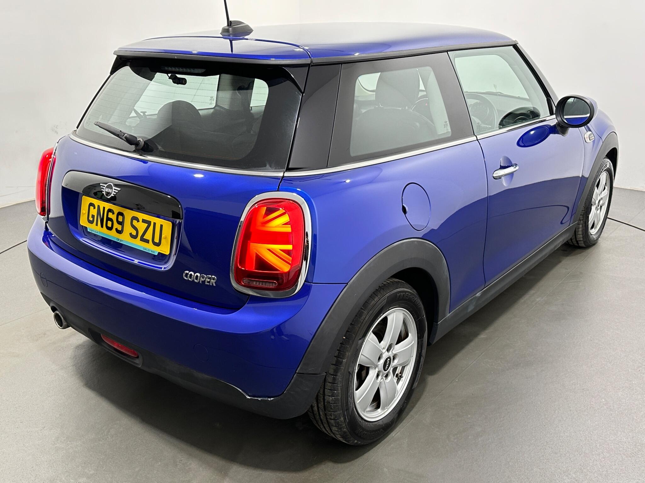 Mini Hatch view 45