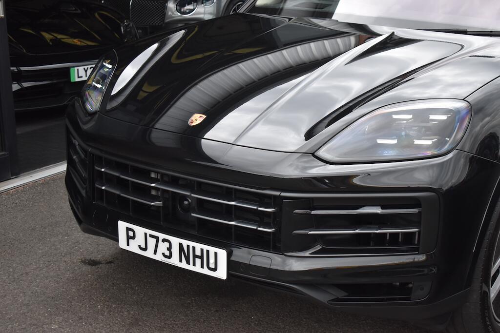 Porsche Cayenne view 21