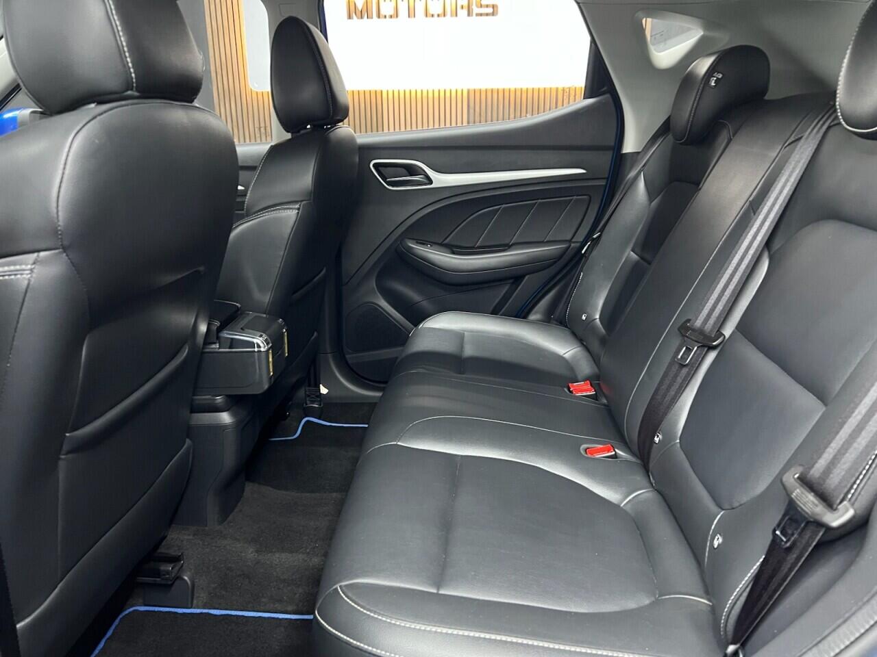 MG ZS view 44