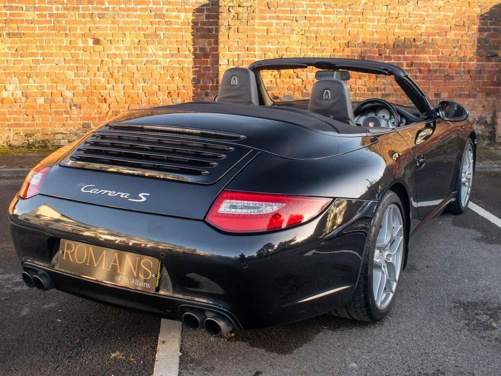 Porsche 911 view 2