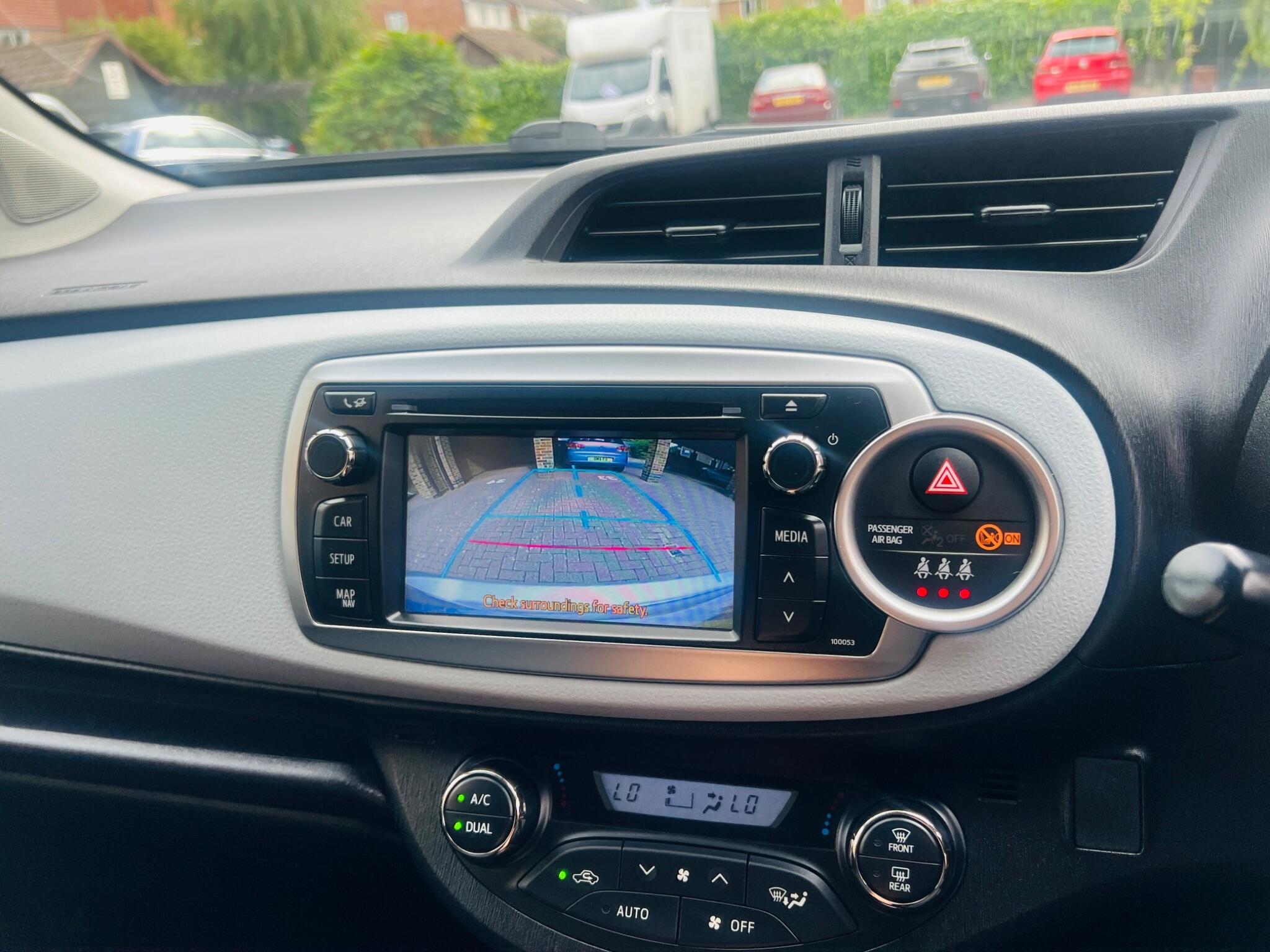 Toyota Yaris view 45