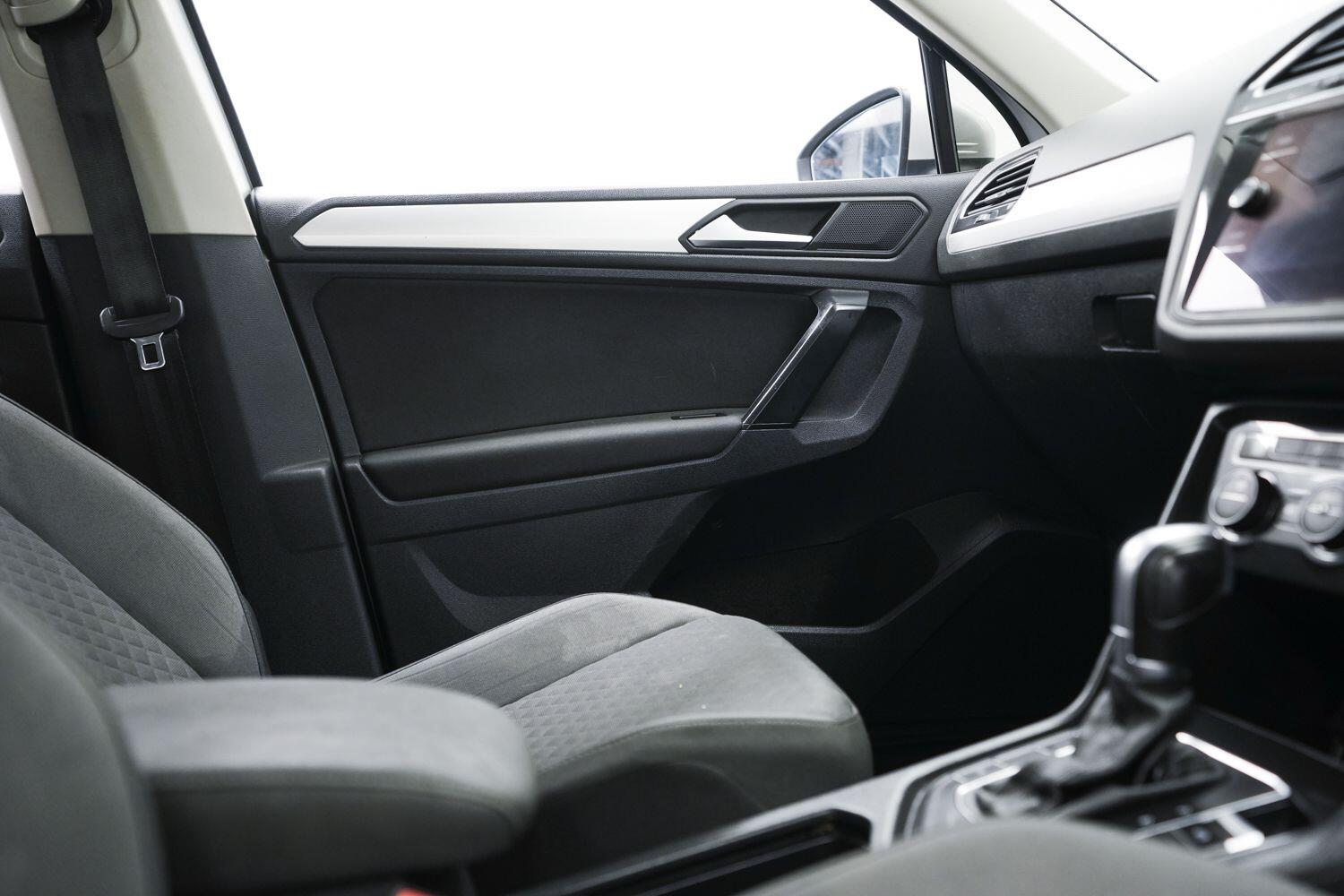 Volkswagen Tiguan view 15