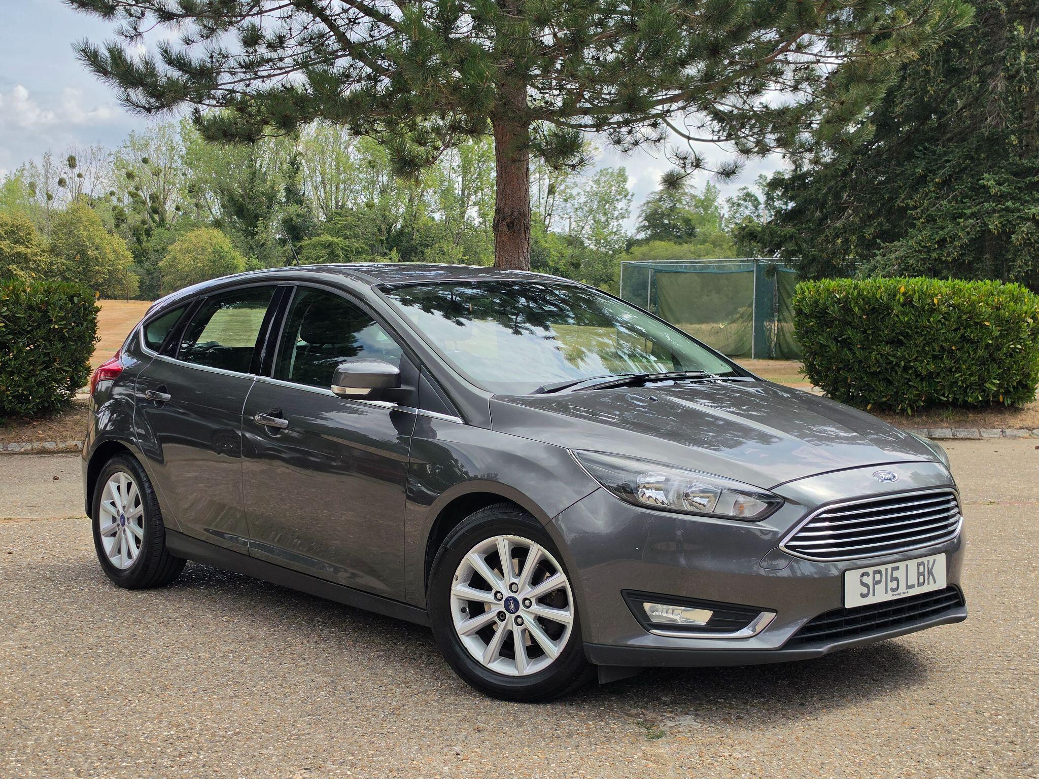 Ford Focus view 8
