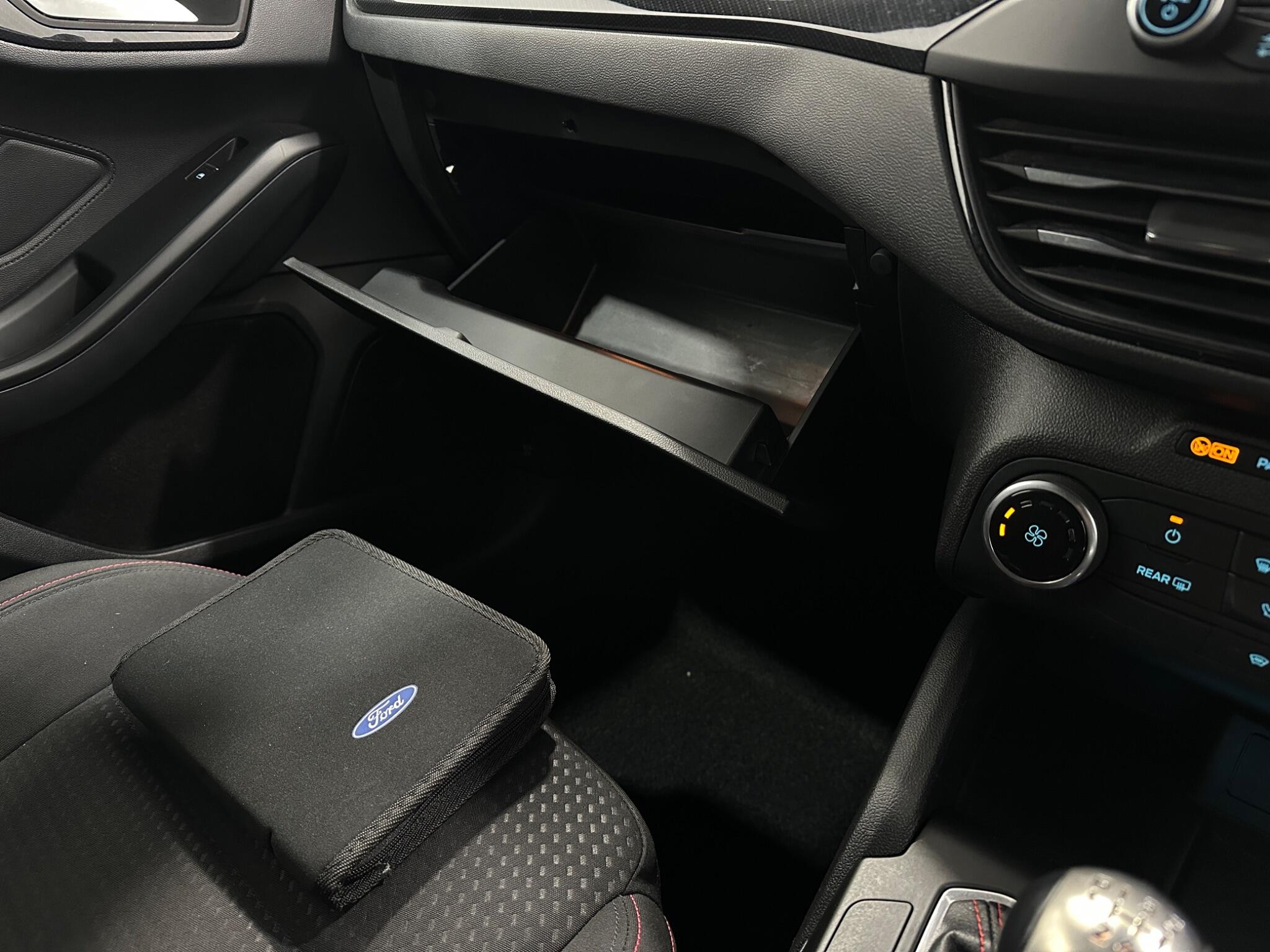 Ford Focus view 26