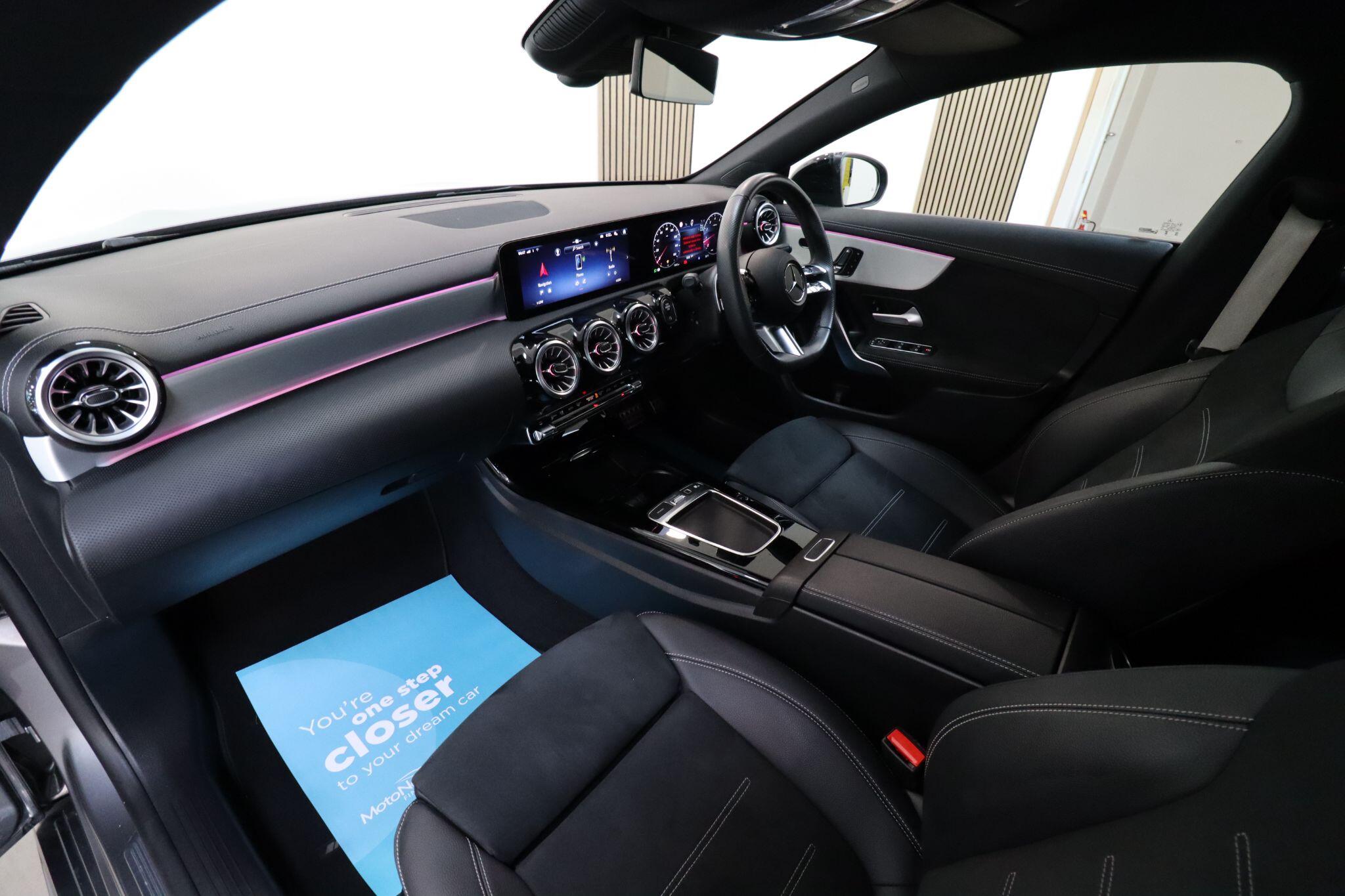 Mercedes-Benz Cla view 10