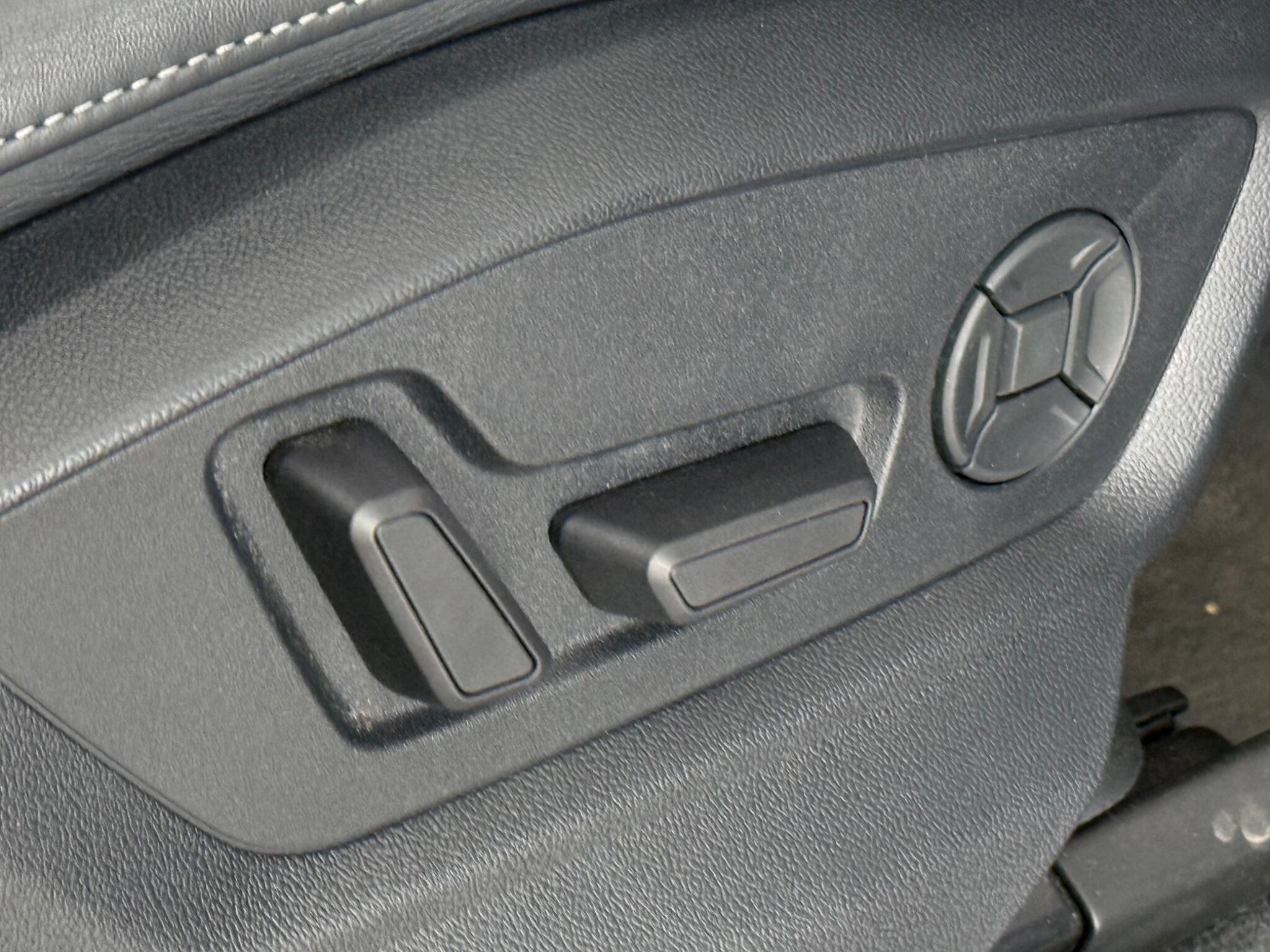 Audi Q7 view 34
