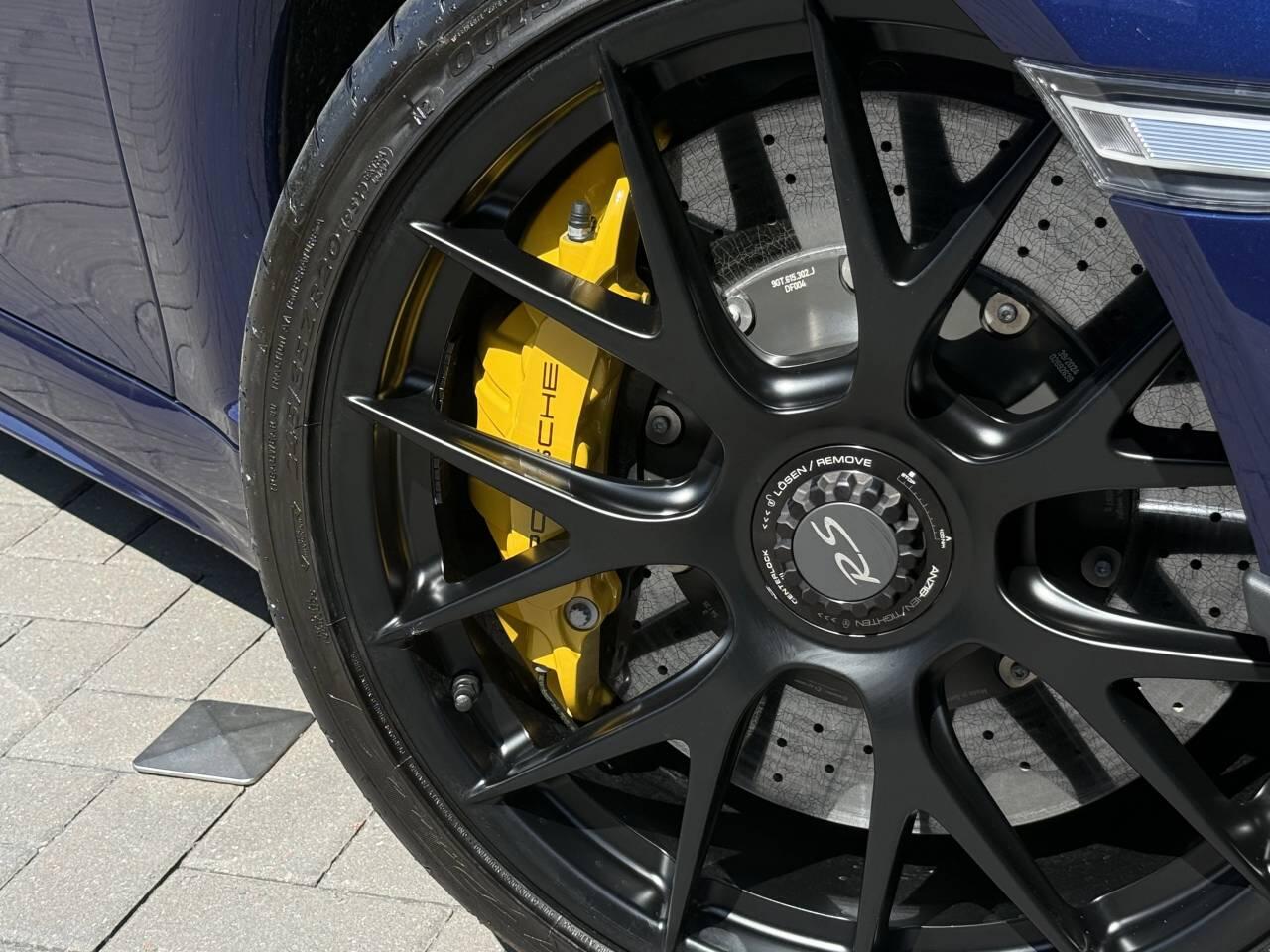 Porsche Cayman view 55