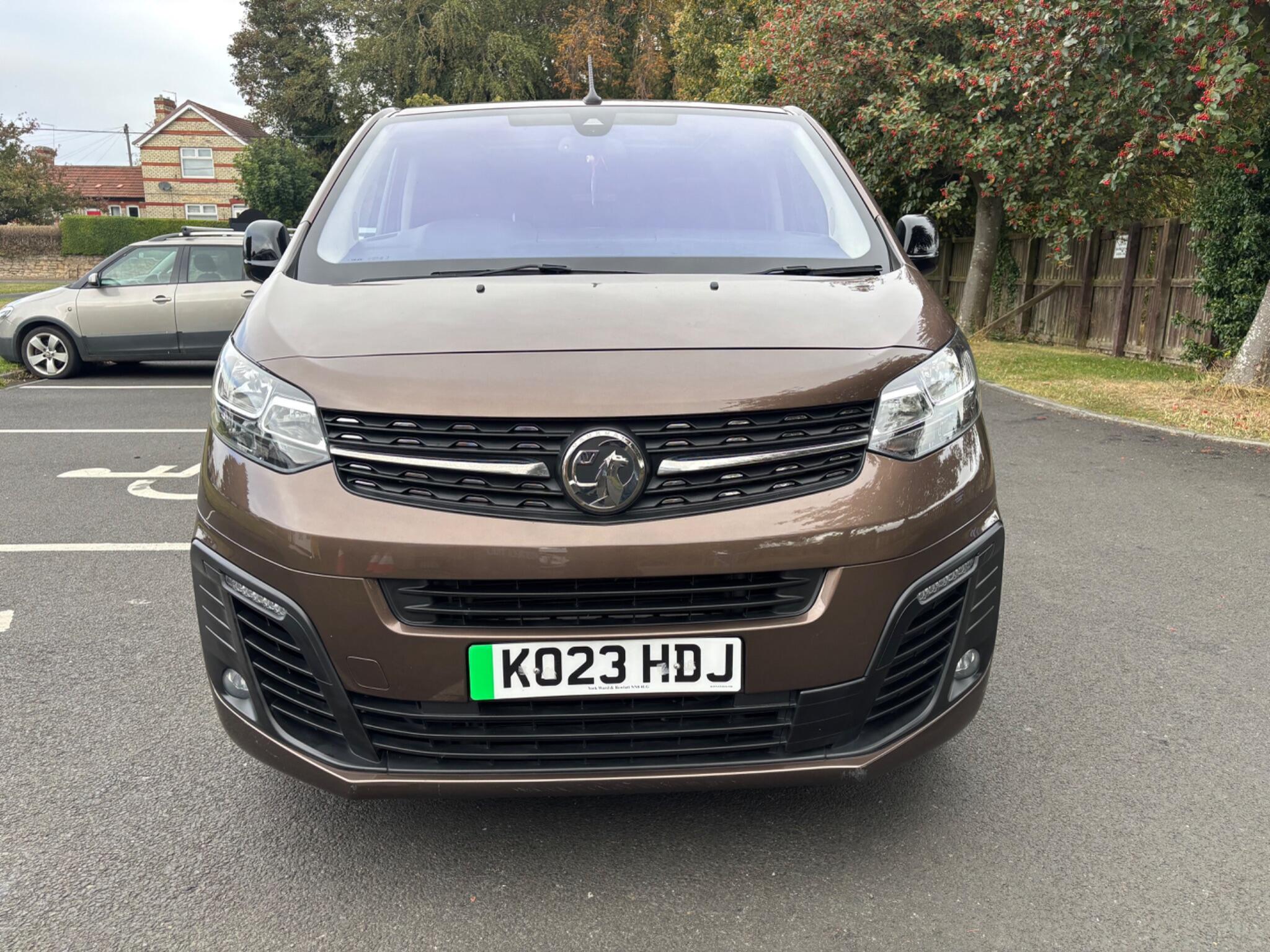 Vauxhall Vivaro Life Electric view 2