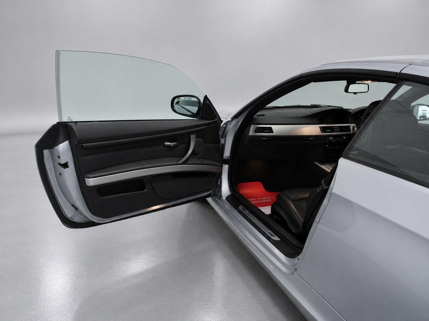 BMW 3 Series view 27